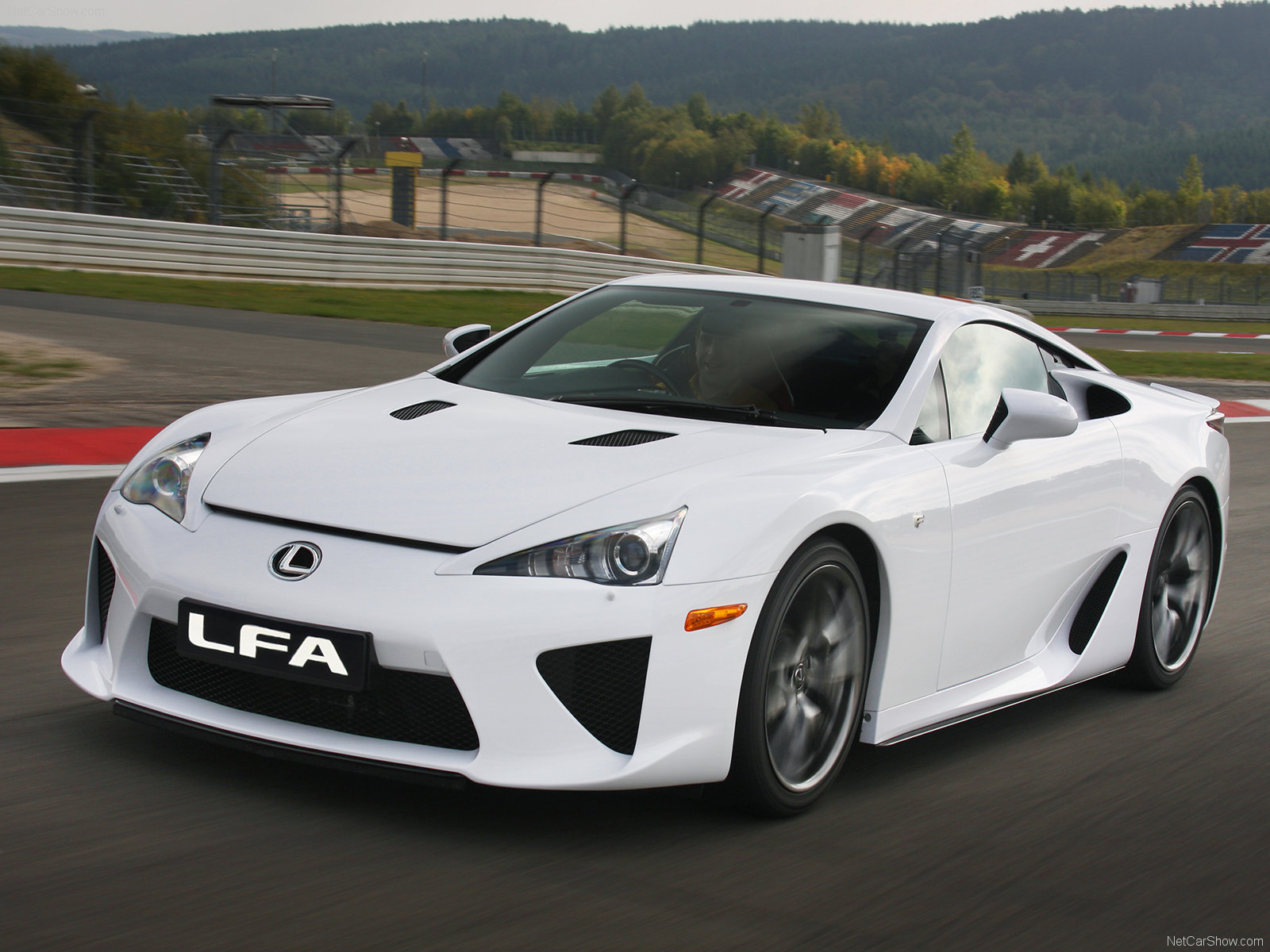 Lexus LFA picture. Lexus photo