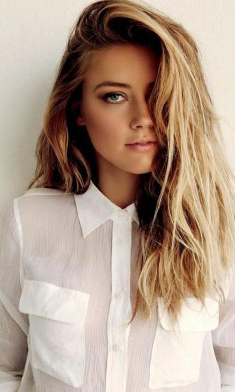 Every Actress Wallpaper: Amber Heard