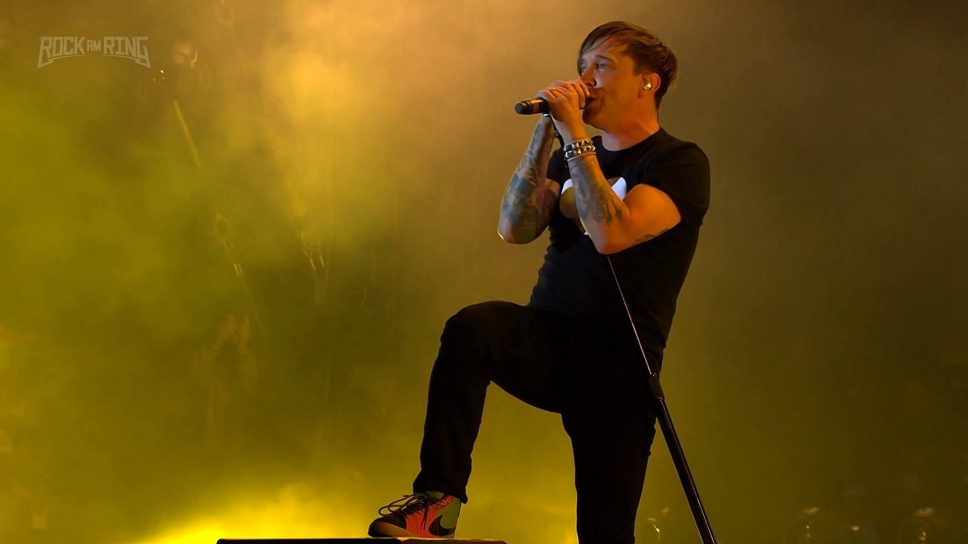 Watch Billy Talent At Festival