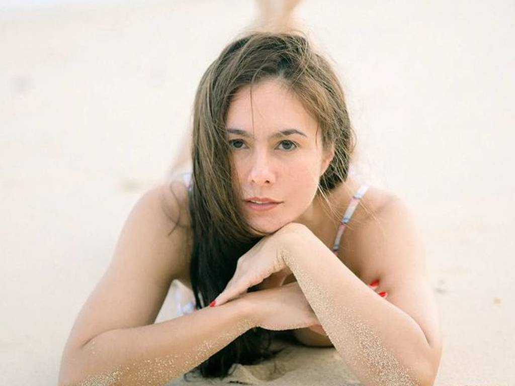 Foto 7 Pesona Wulan Guritno yang Tetap