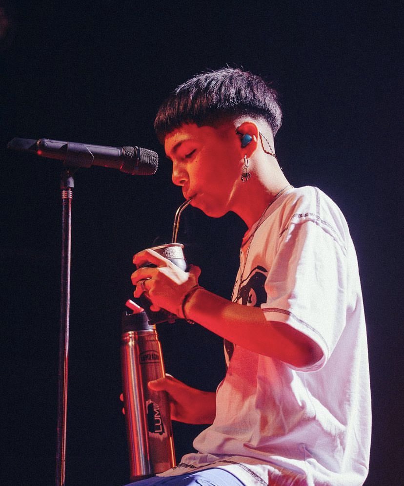 Milo J en su show en Niceto Club