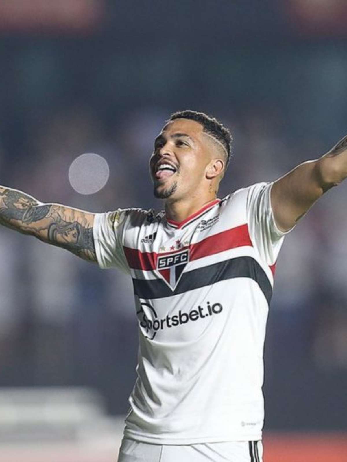 Luciano se aproxima dos 350 jogos
