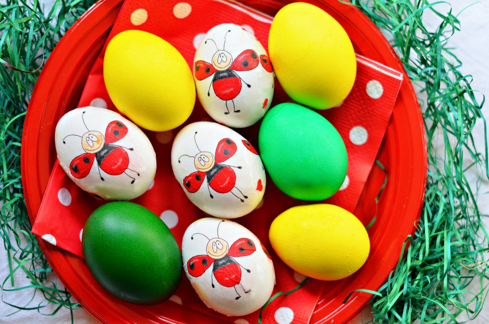 Download free Ladybug Easter Eggs On