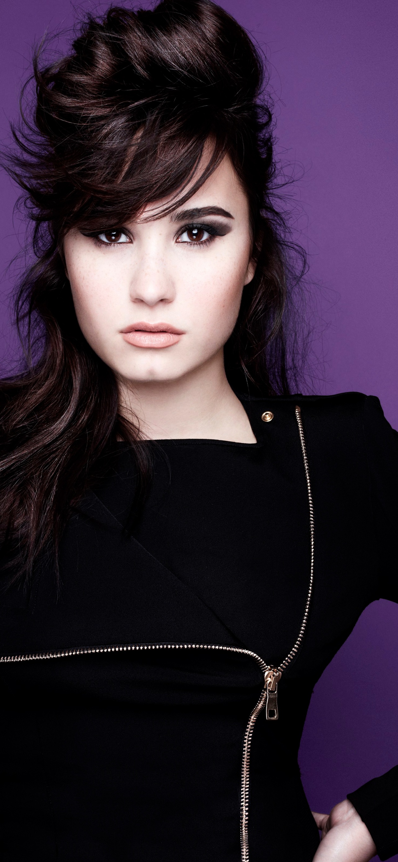 Demi Lovato Wallpaper 4K, Purple