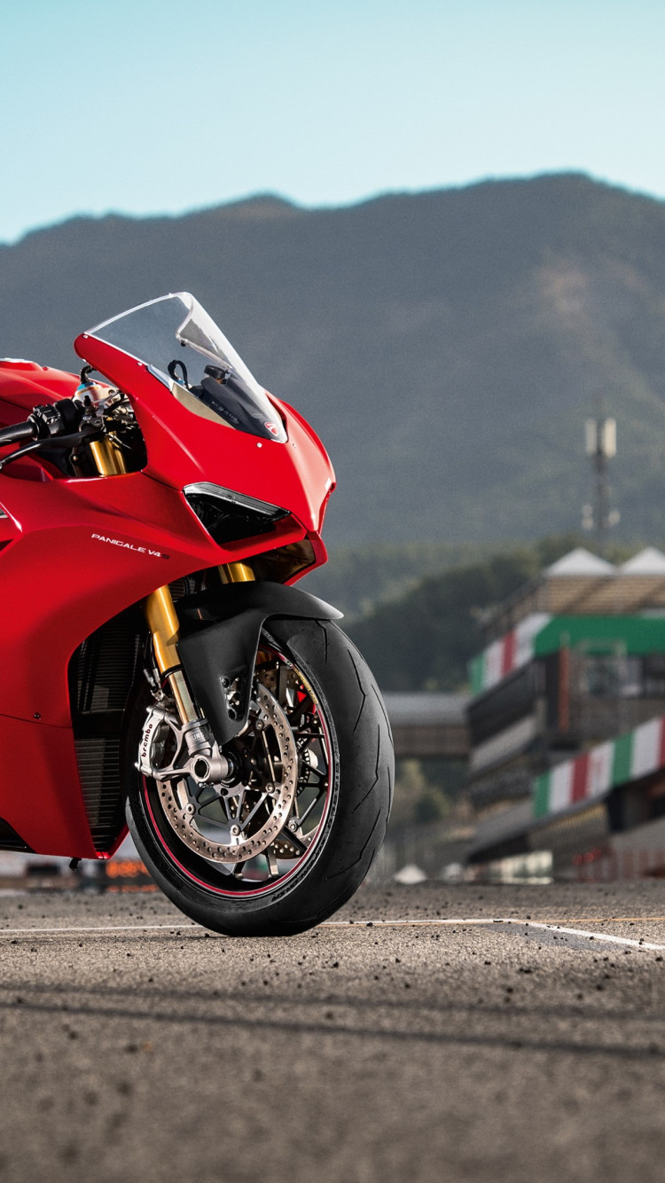 Download wallpaper: Ducati Panigale V4
