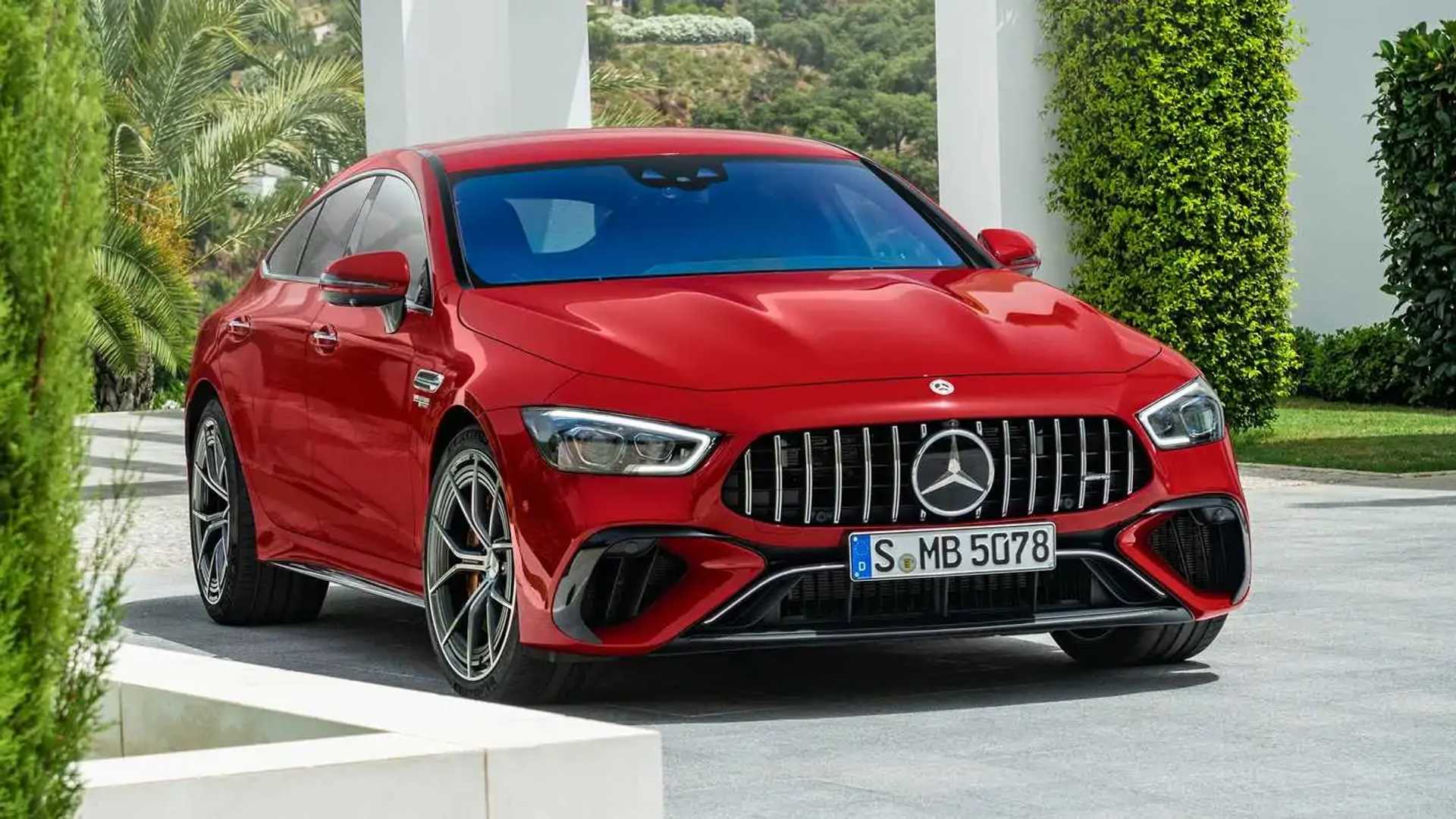 Mercedes AMG gt 63 s красный