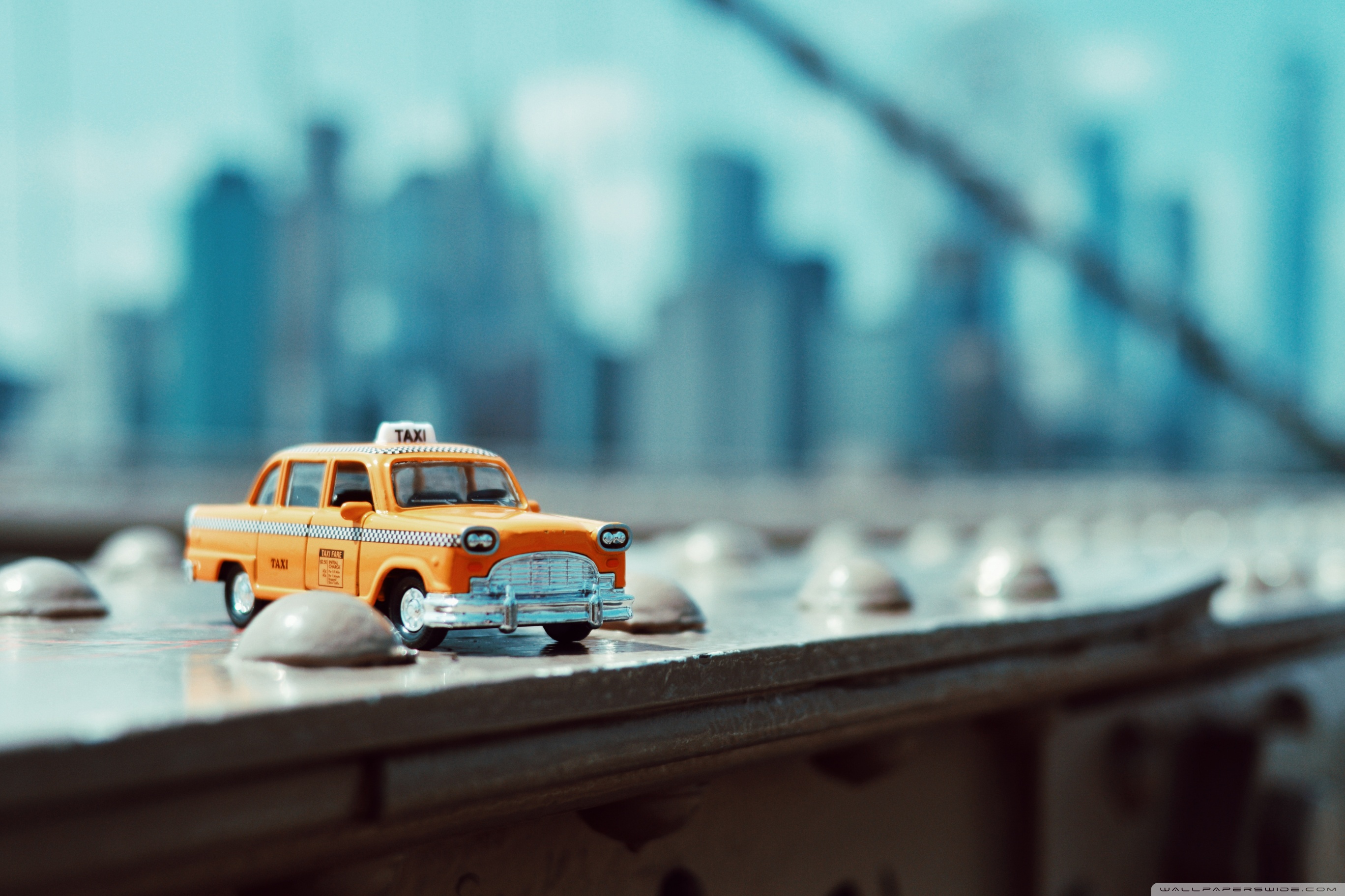 Taxi in Brooklyn Bridge Ultra HD