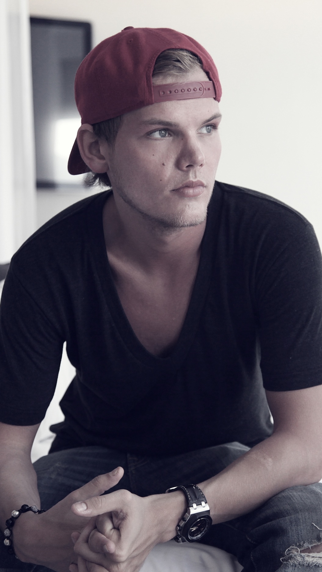 Avicii Phone Wallpaper