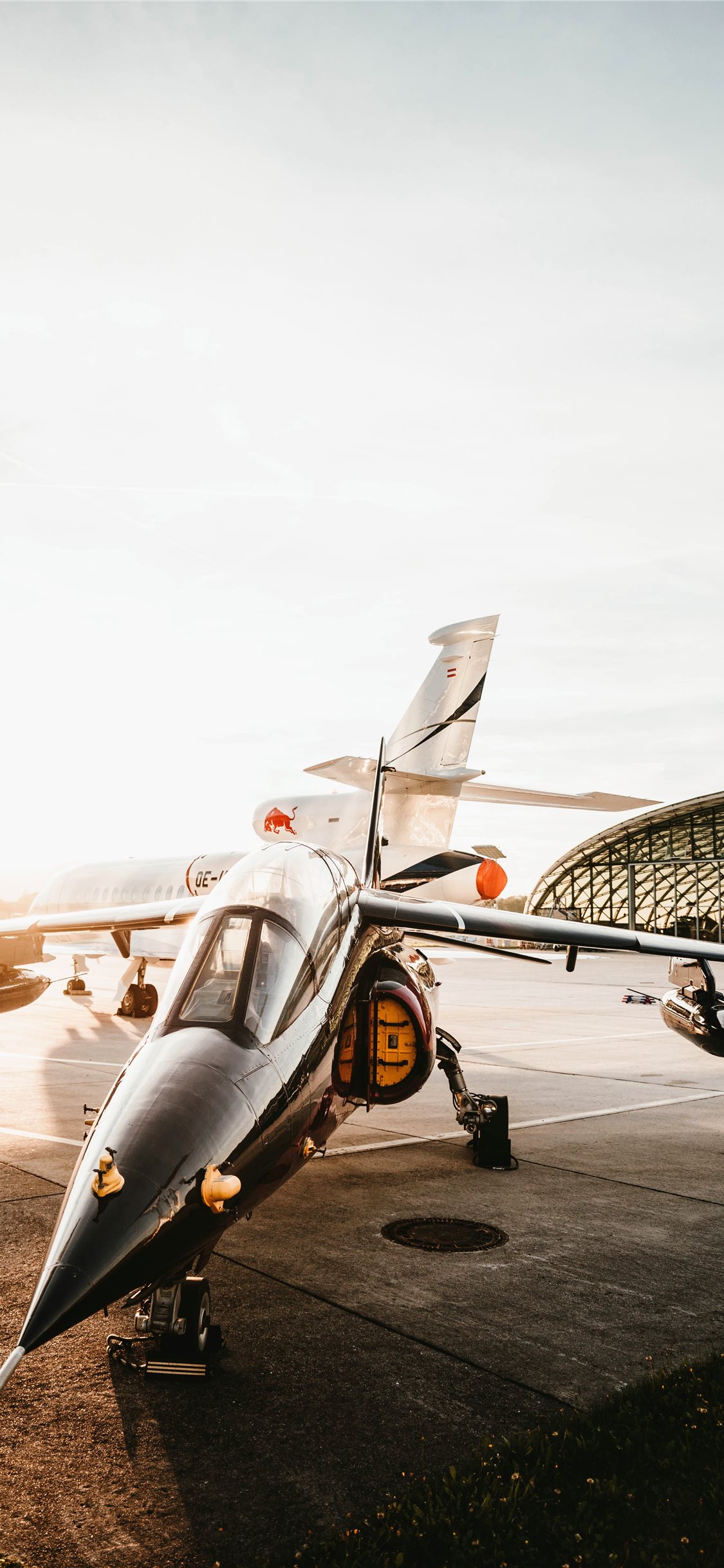 jet iPhone X Wallpaper Free Download