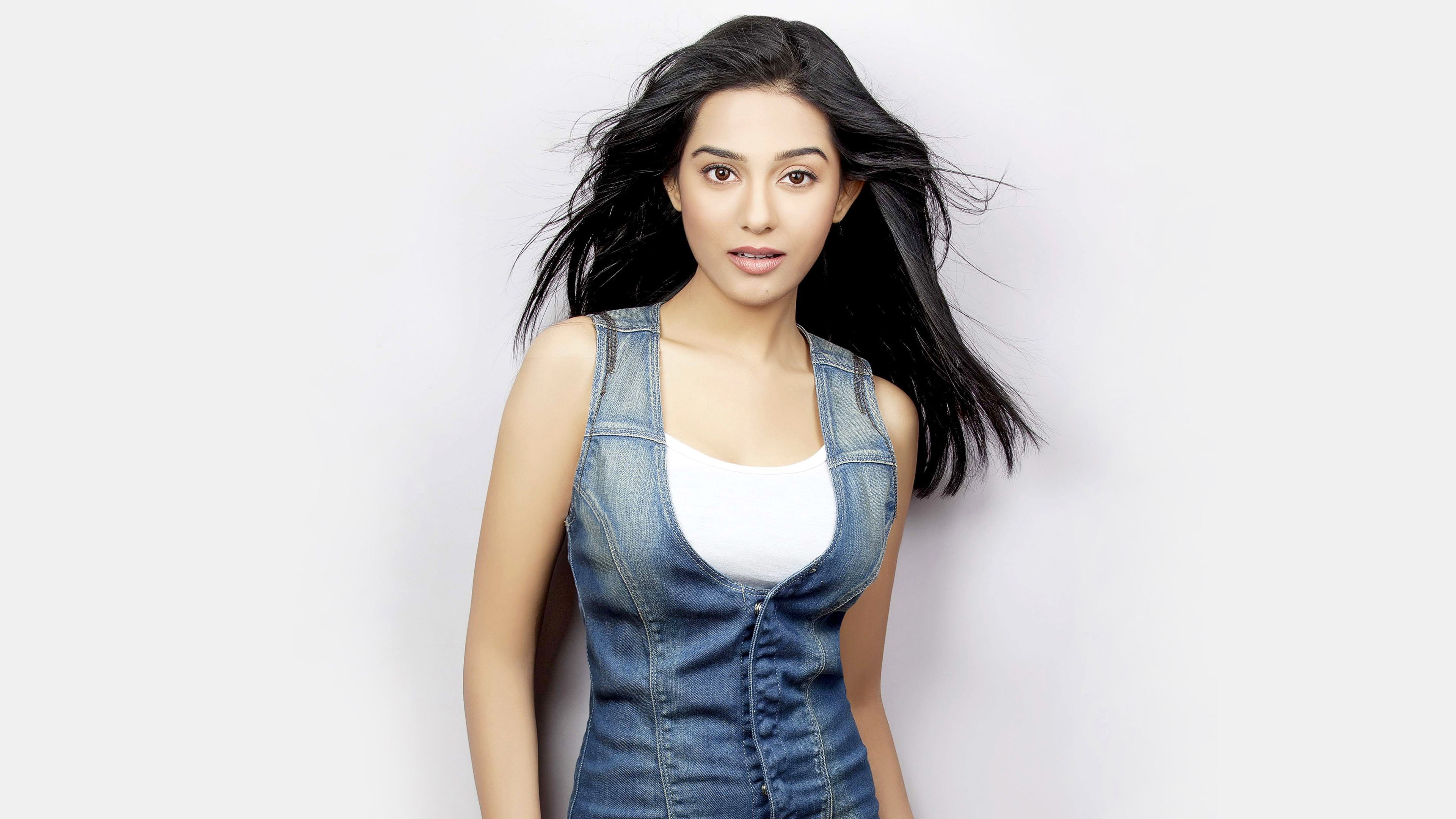 Celebrity Amrita Rao 4k Ultra HD Wallpaper