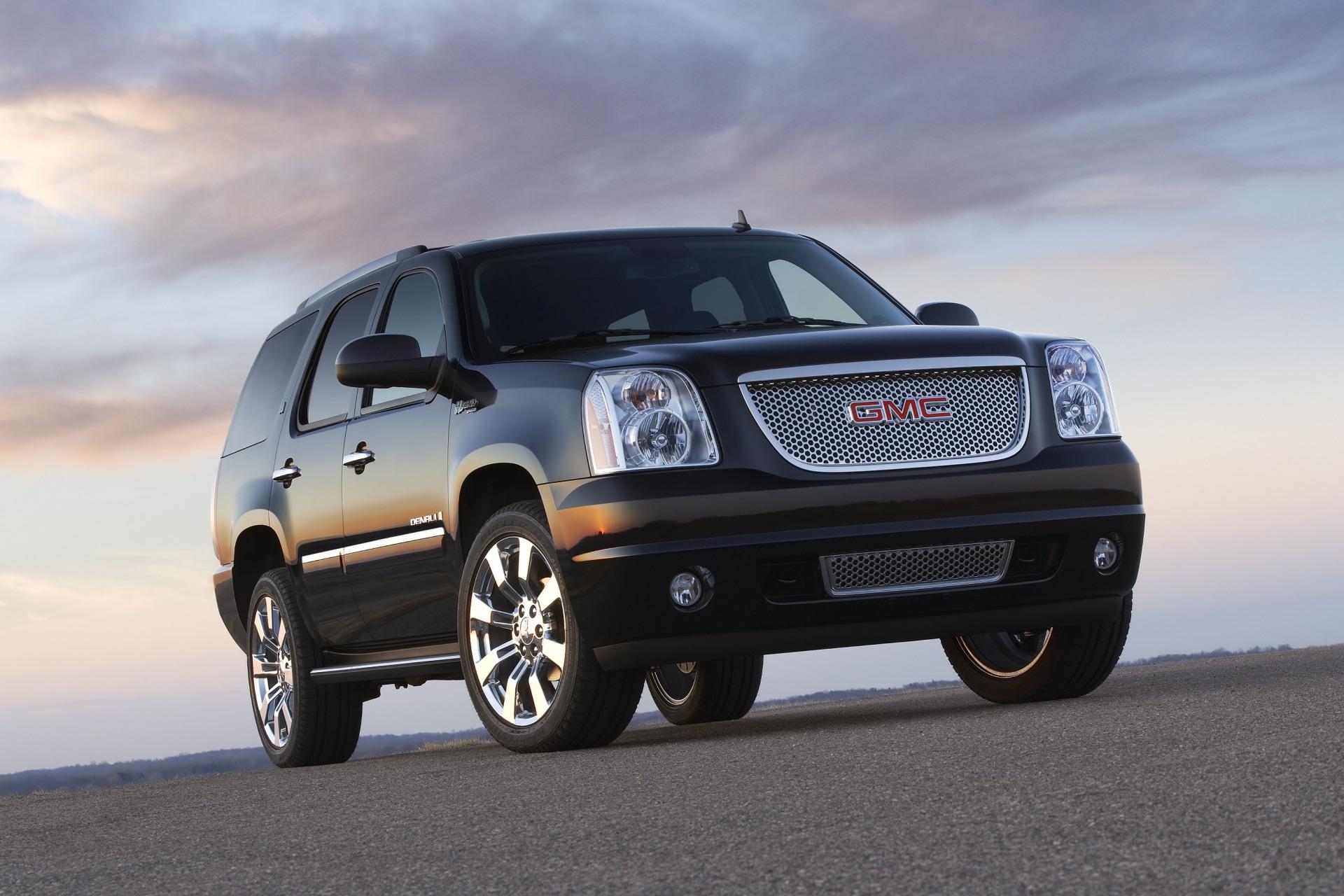 GMC Yukon Denali Hybrid Wallpaper