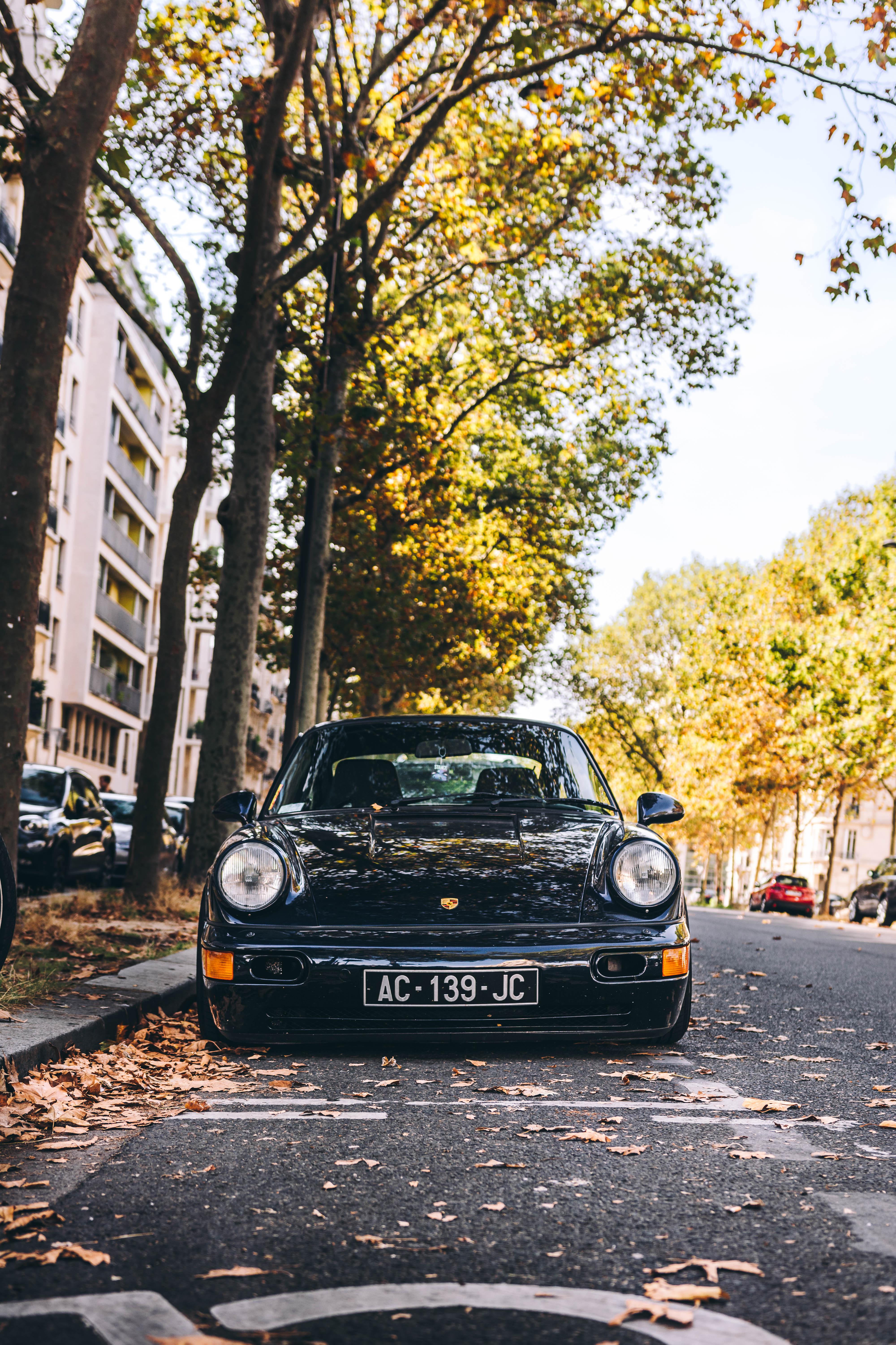 Porsche 911 964 Carrera 2 in Paris