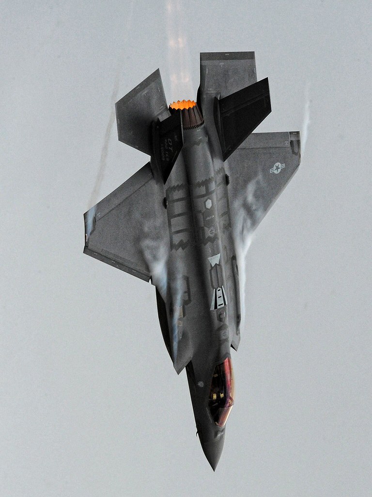 USN Image Of An F 35 Flaying In Gray Sk