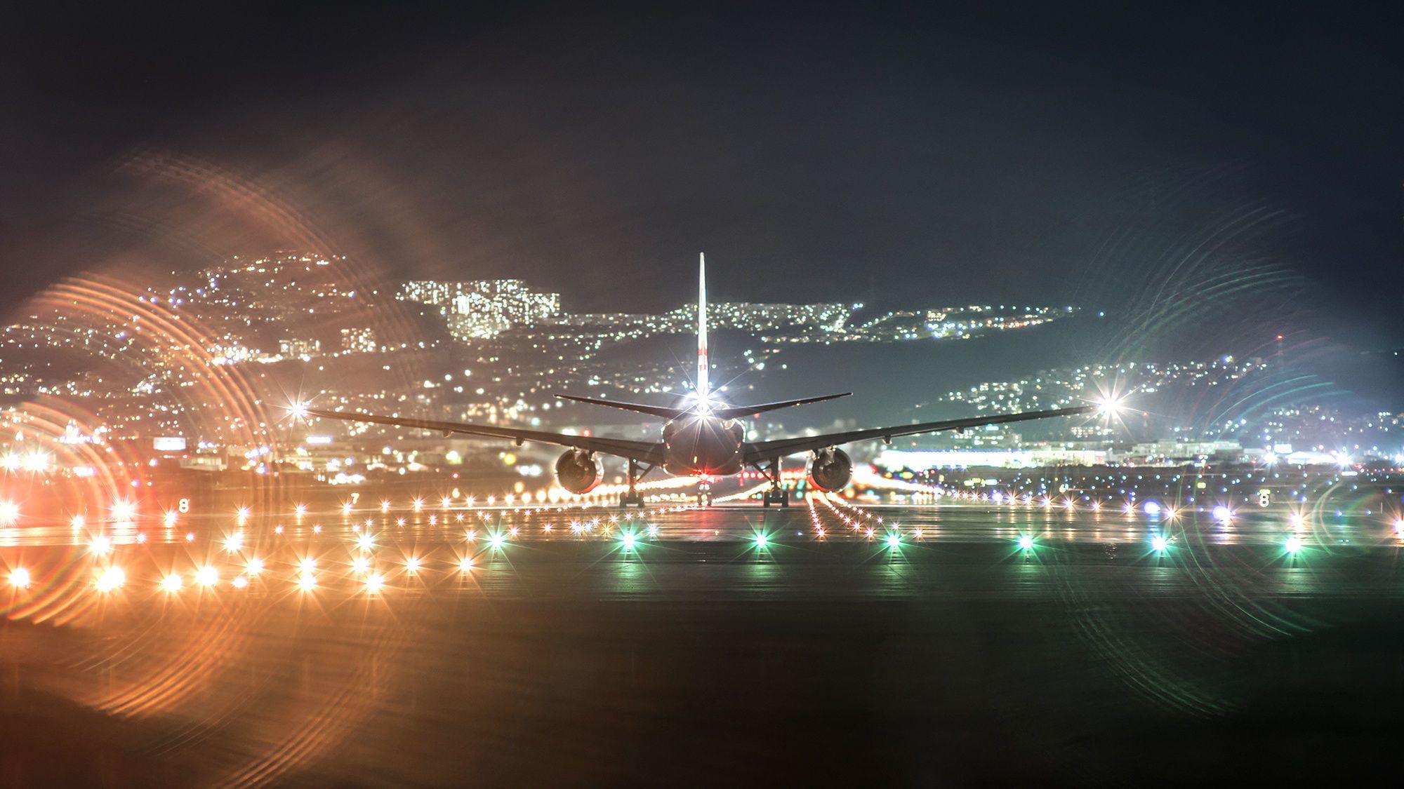 night #lights #airport #landing Boeing