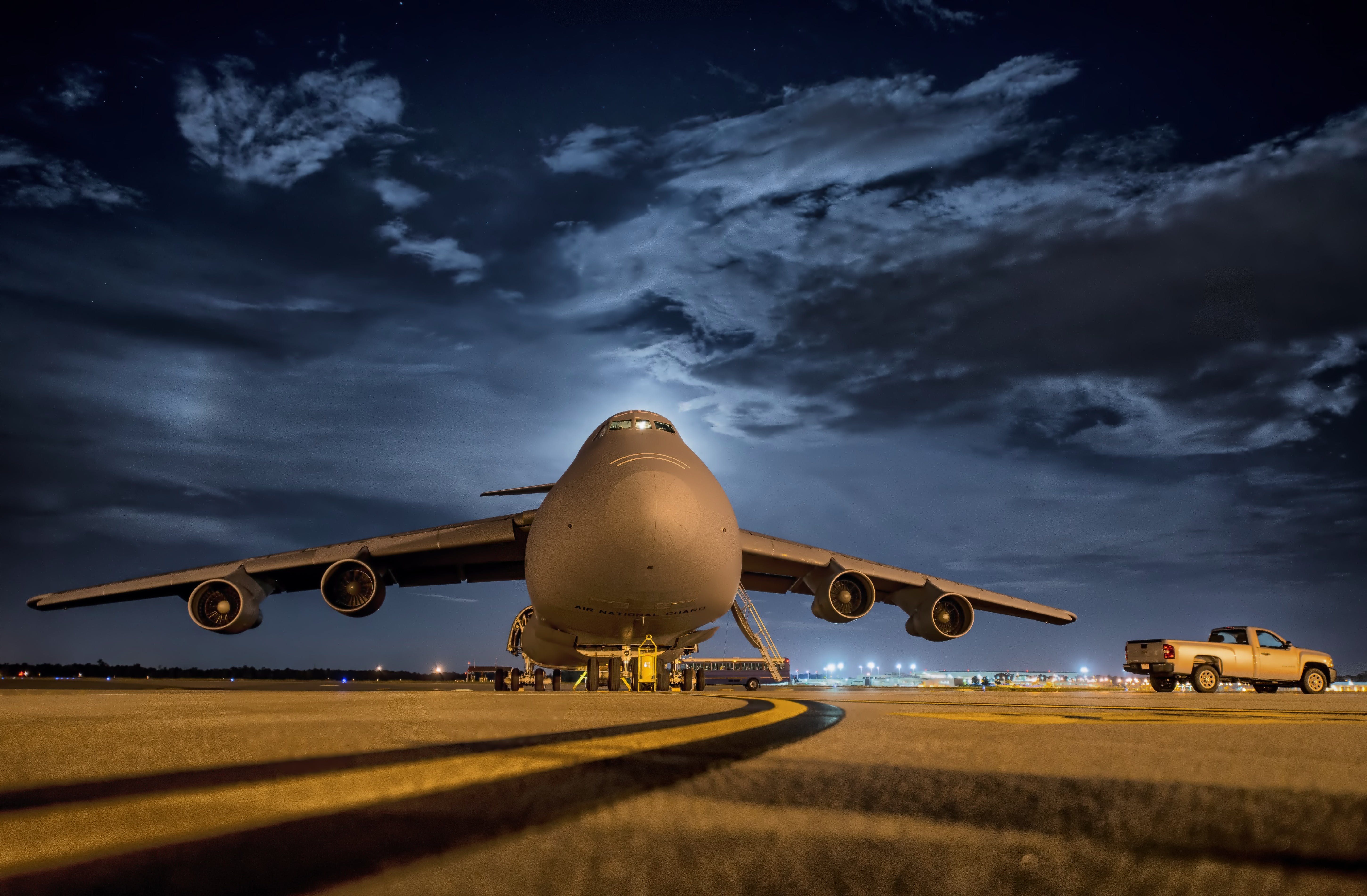 Airport Night Photo, Download The BEST