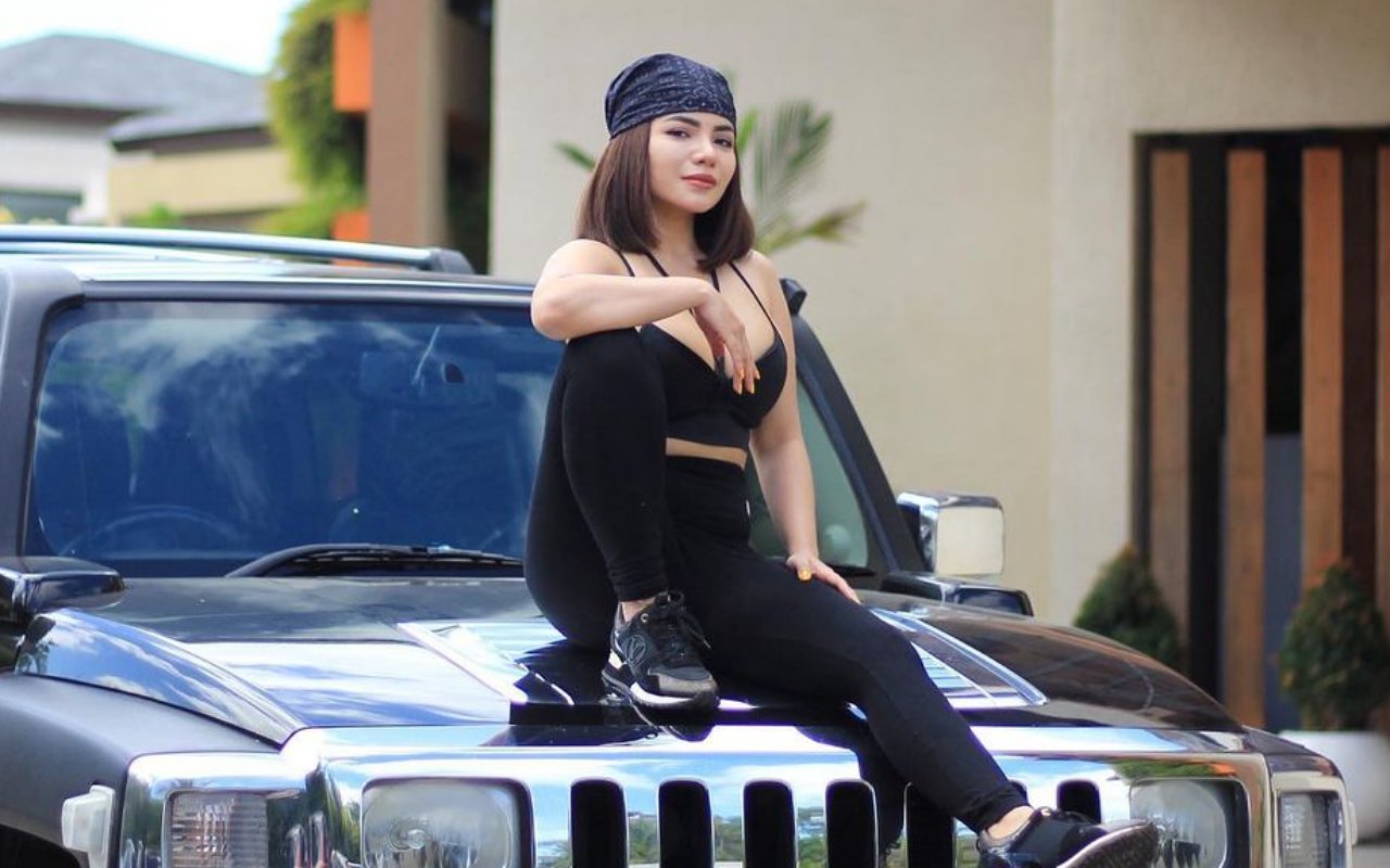 Tampil Seksi Dan Bar Bar, Dinar Candy