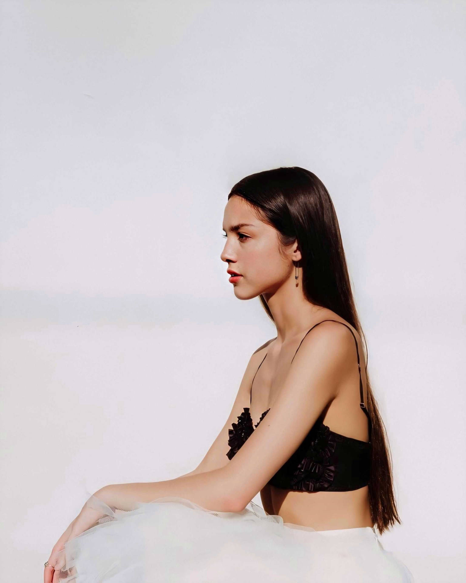 Download Olivia Rodrigo Wallpaper