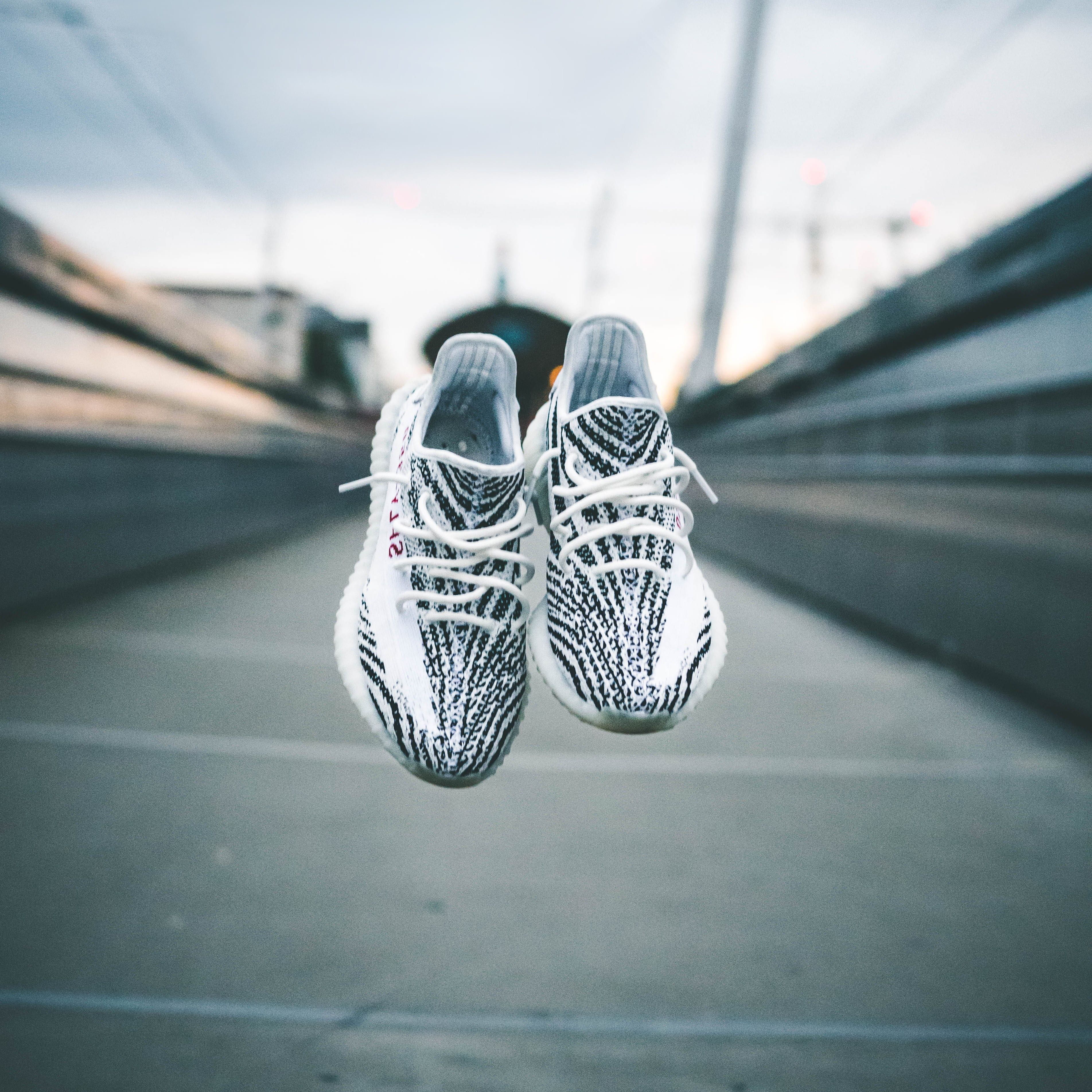 adidas gazelle silver green womens Adidas Yeezy Boost 350 V2 Kids 'Core Black Red'