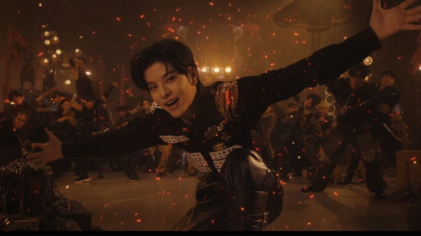 Stray Kids' Seungmin's center part