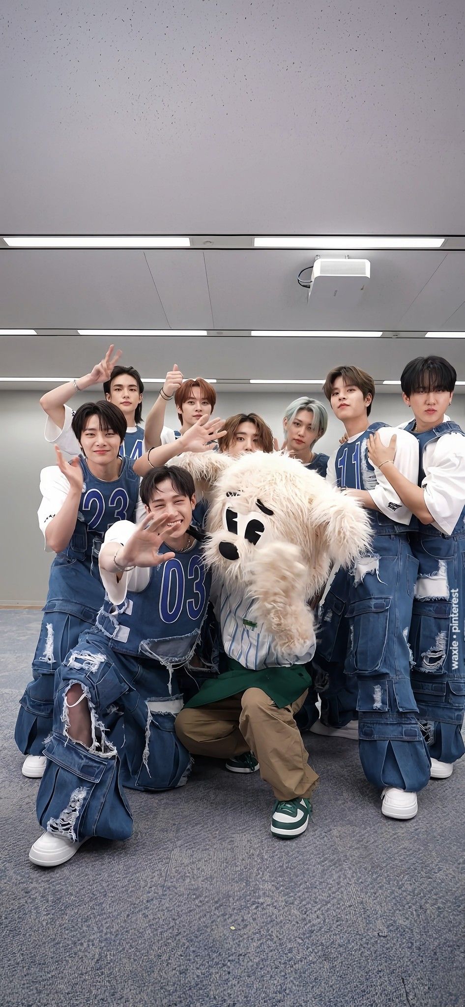 KPOP STRAY KIDS WALLPAPER & LOCK SCREEN