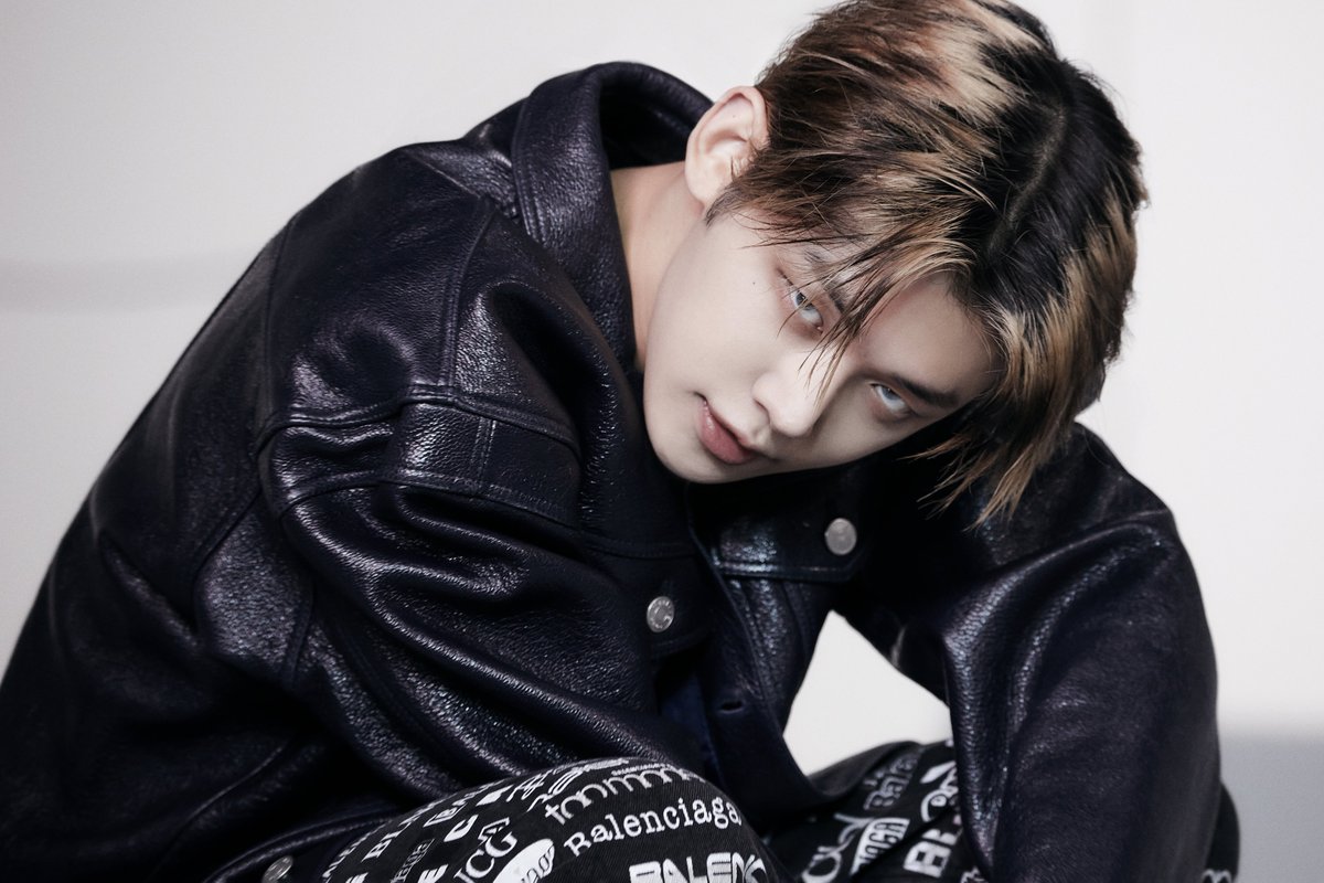 Nihilist' Concept Photo Solo