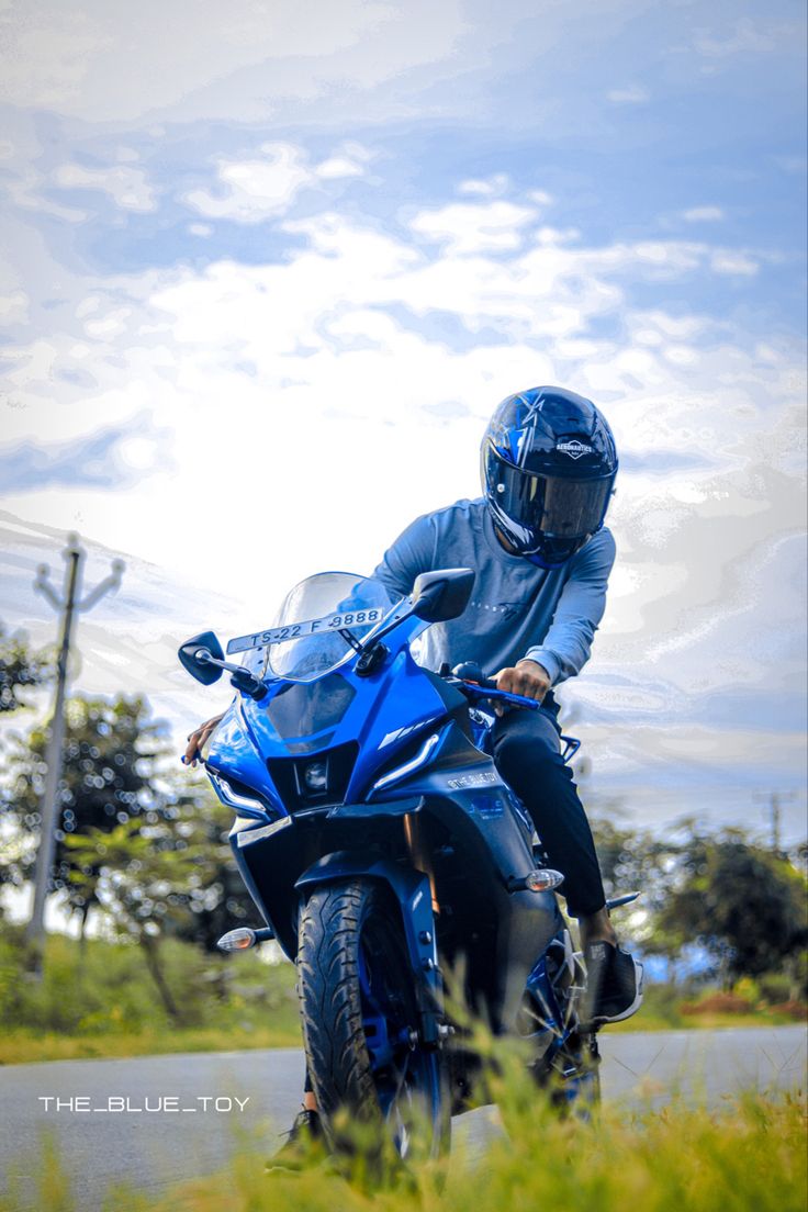 Yamaha r15 v4. Bike photohoot, Draw