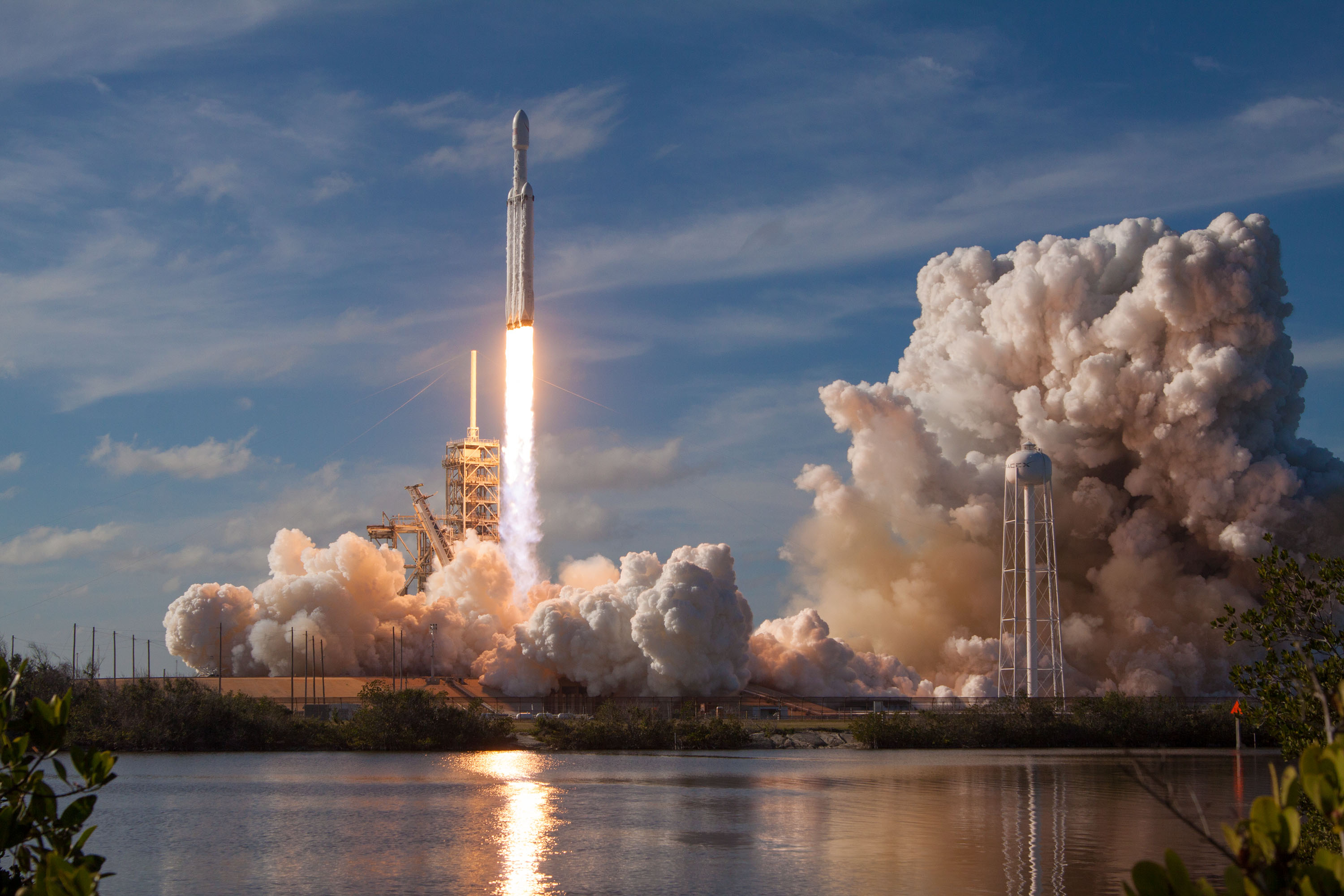 SpaceX Falcon Heavy's breathtaking leap