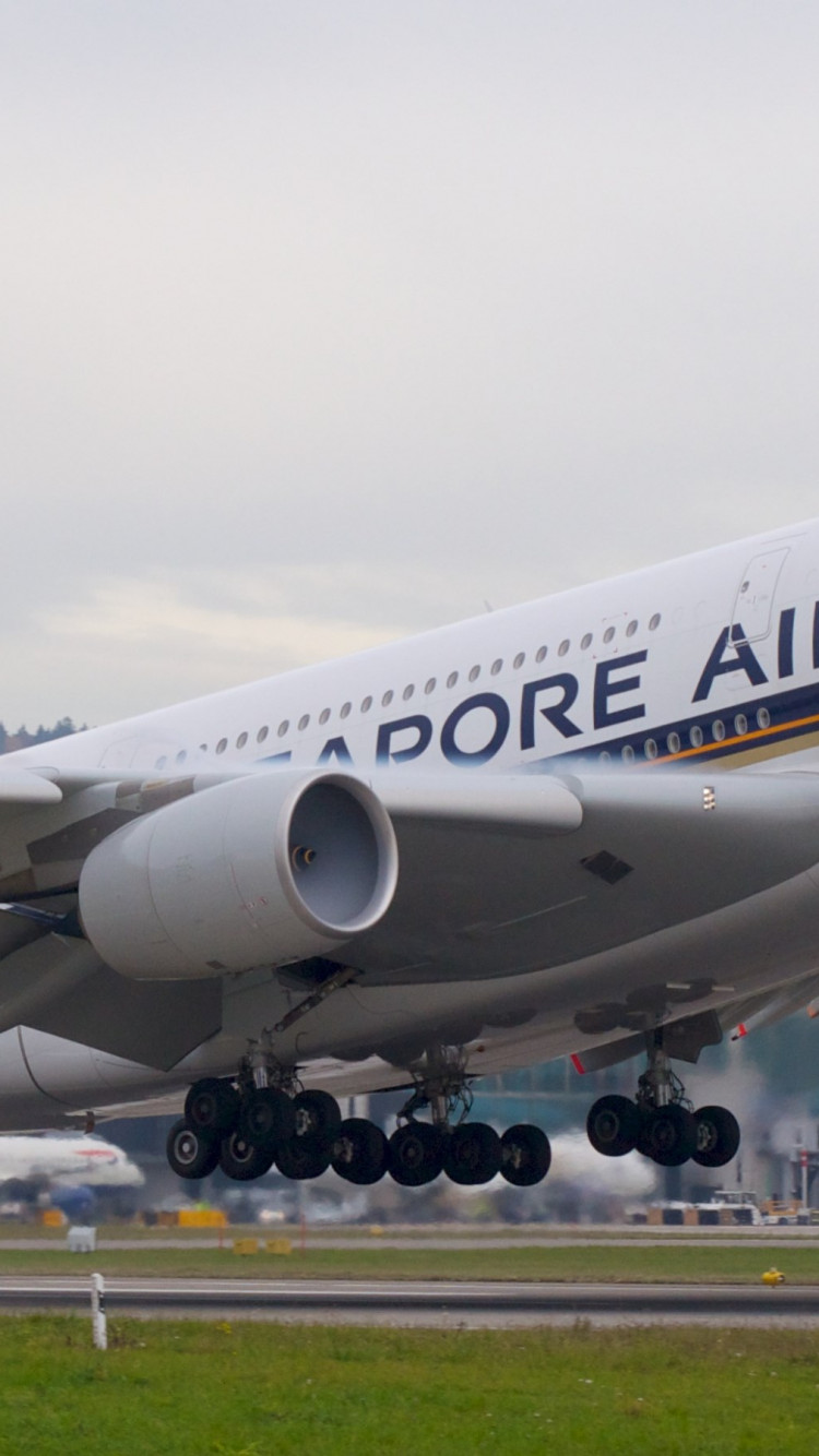 Download wallpaper: Passenger airplane