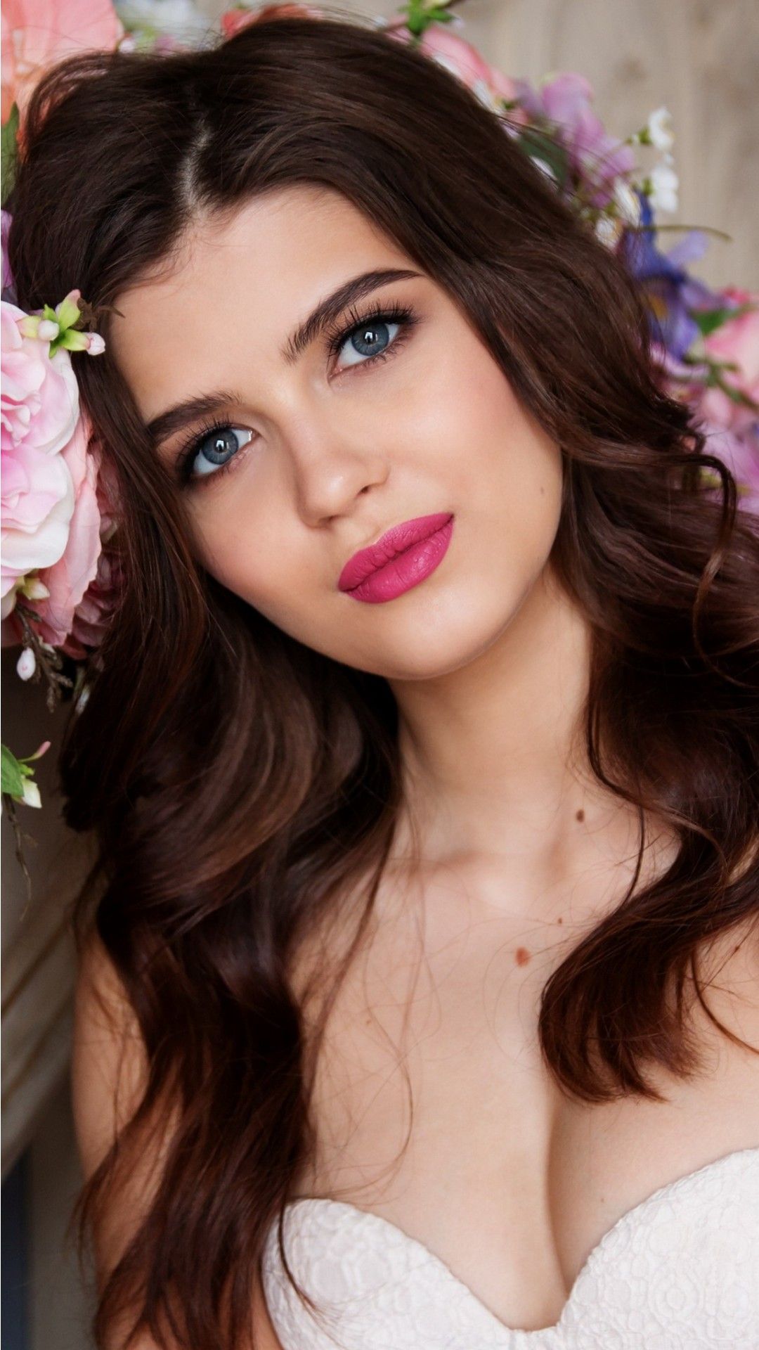 Download beautiful russian girl Apple