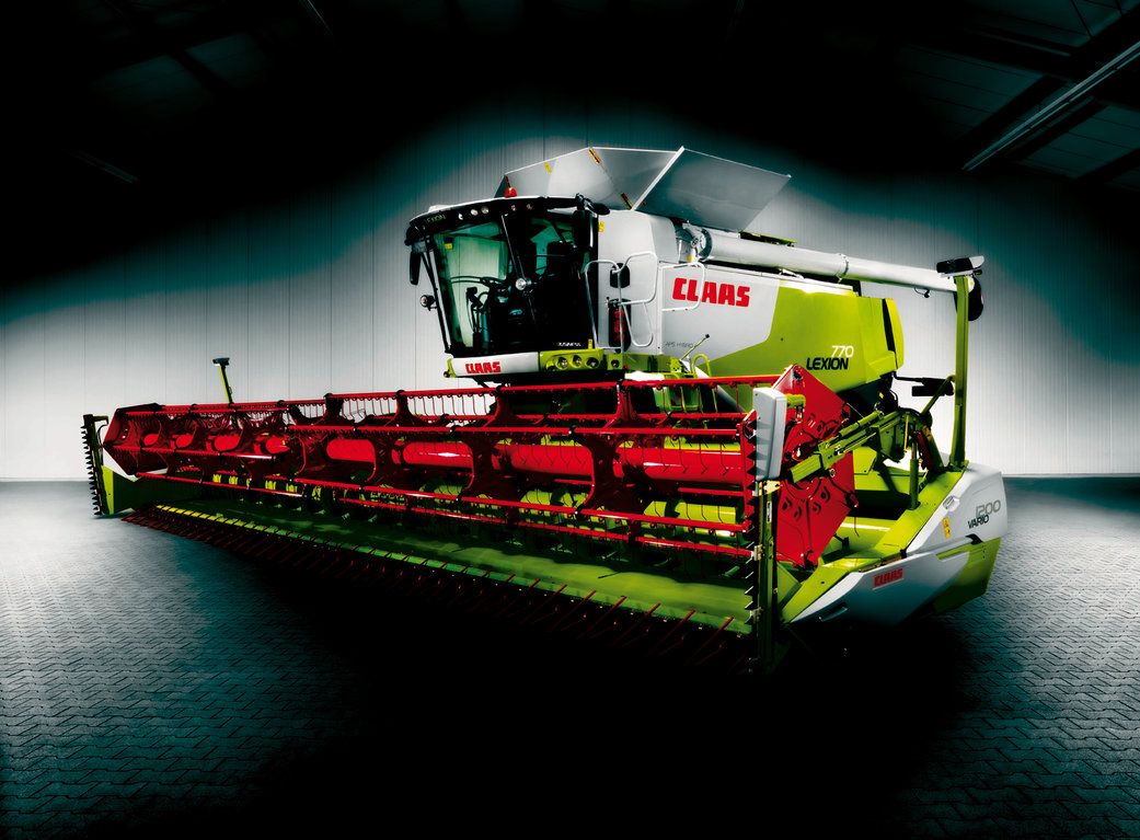 Lexion 770. Big tractors, John deere