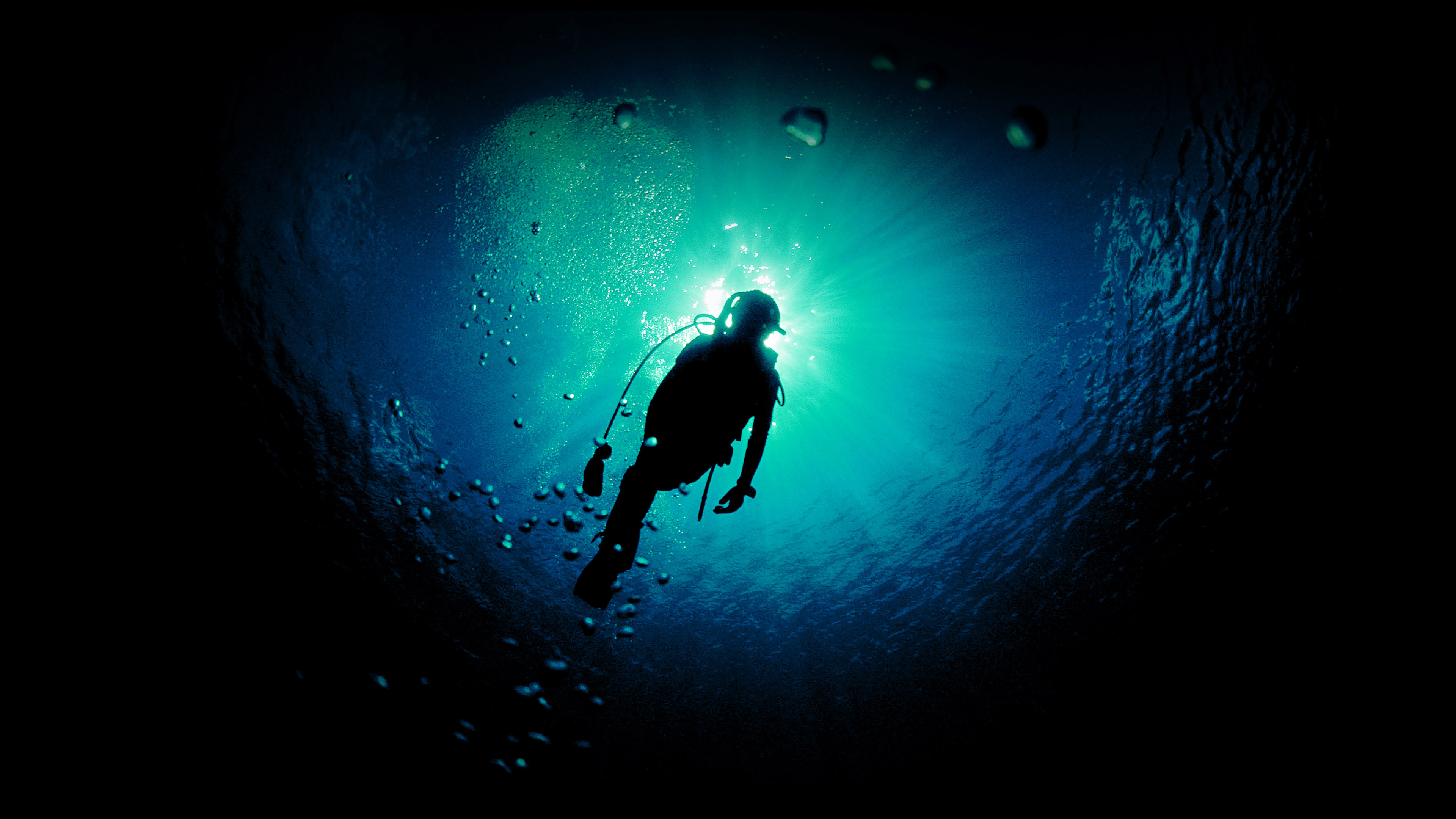 Deep Blue Green Ocean Dive