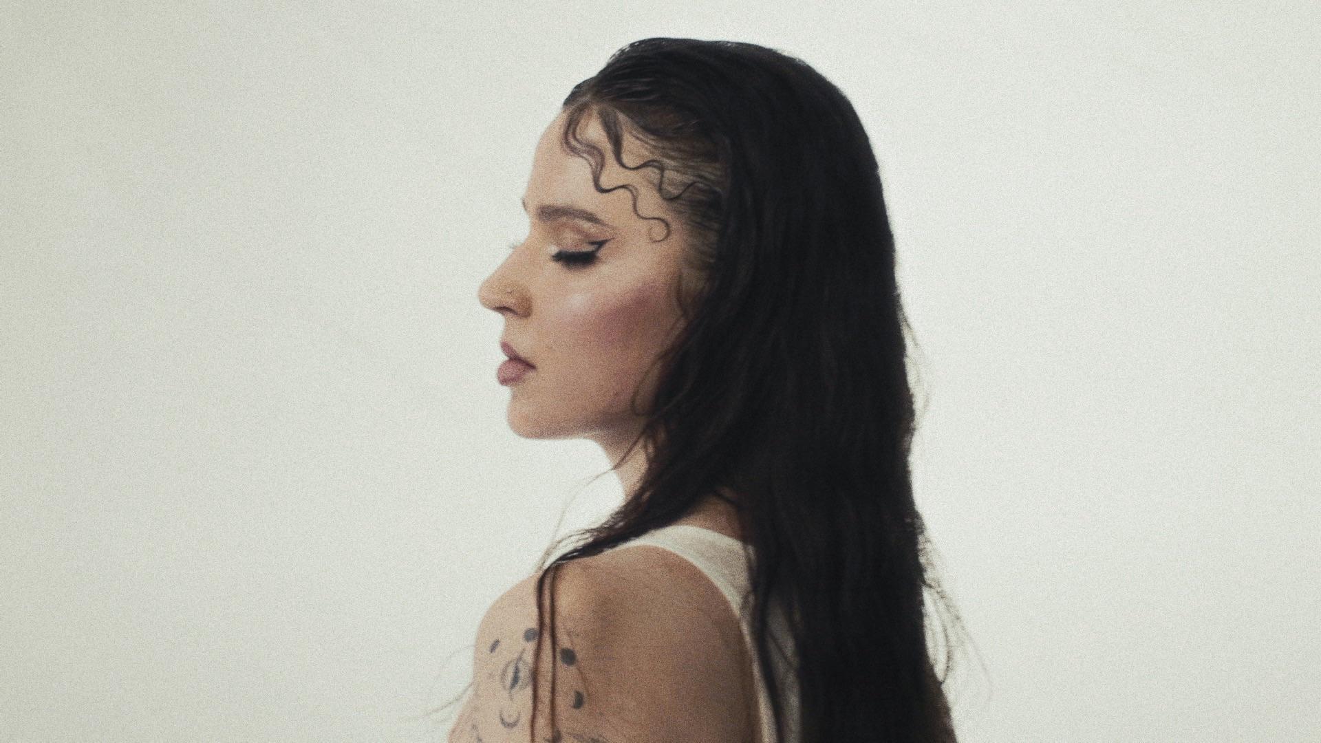 Erika lundmoen” music video