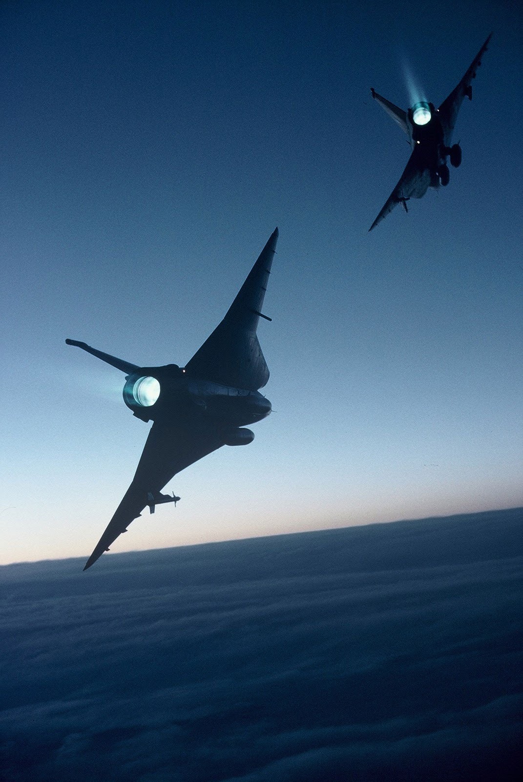 Saab 35 Draken (J35) duo in flight