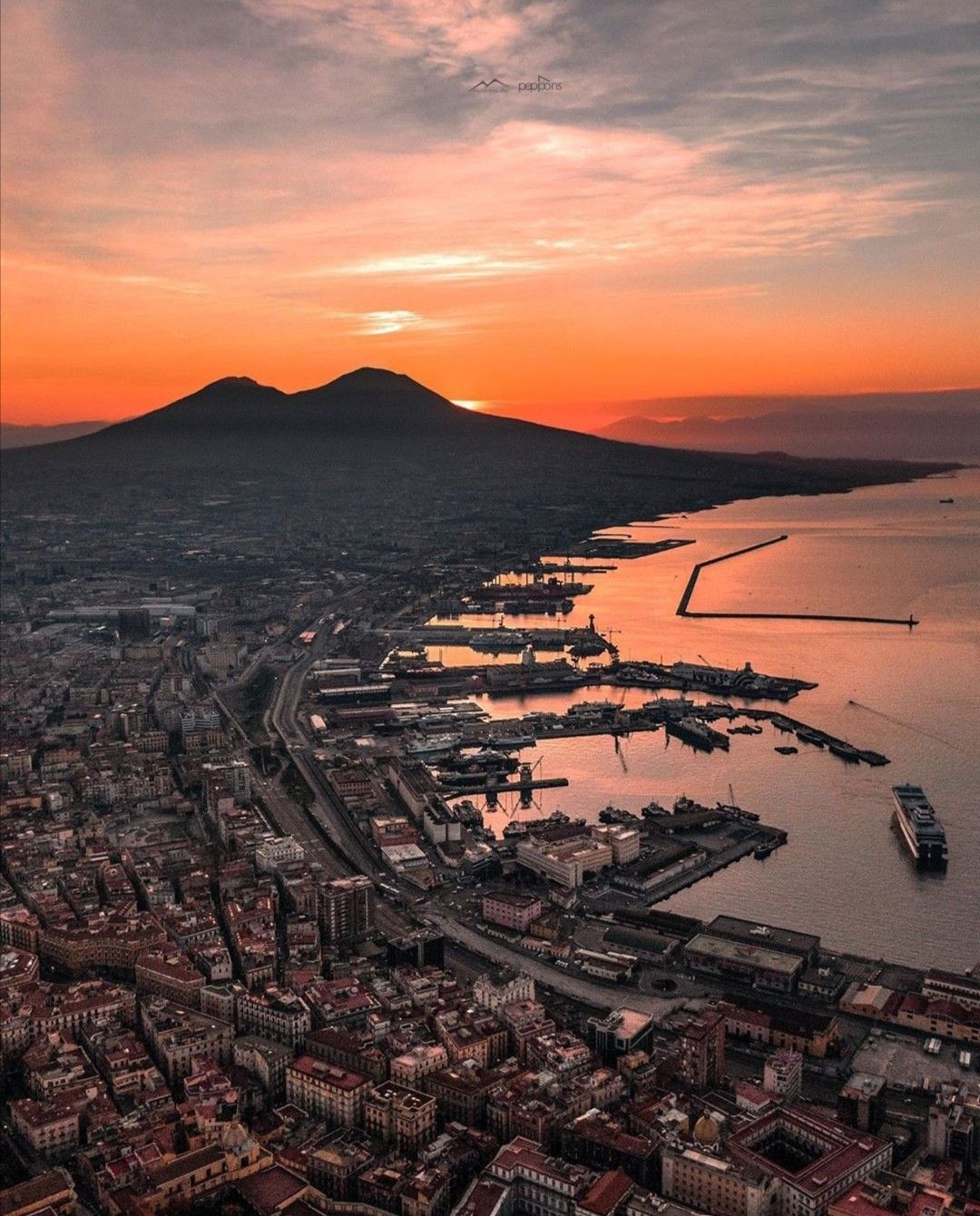 Explore the Beauty of Napoli, Italy