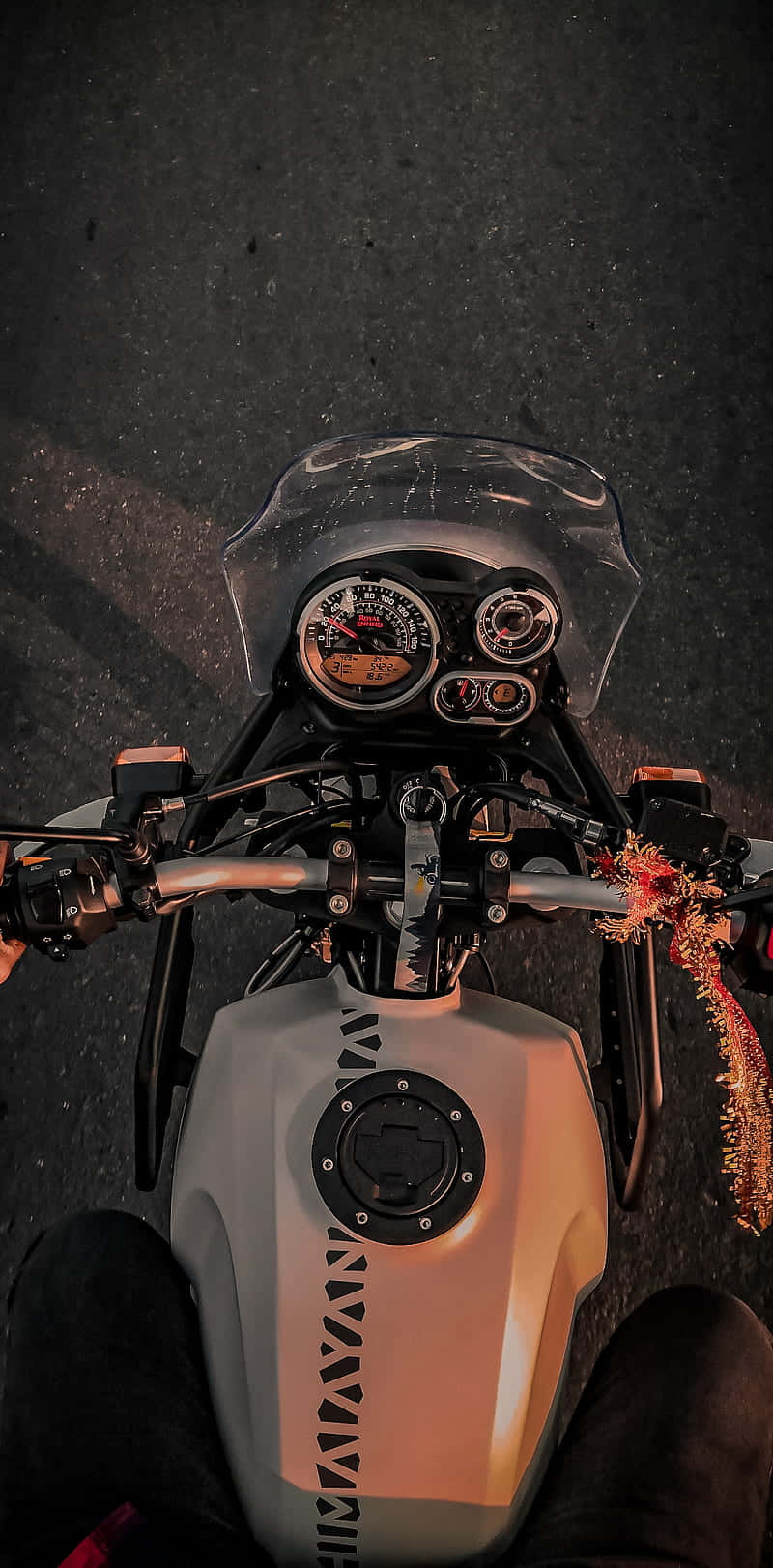 Download Motorcycle iPhone Royal