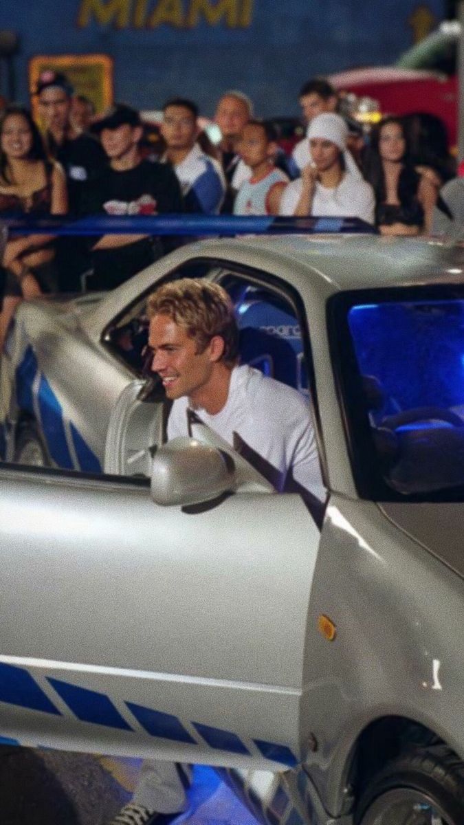 Nissan Skyline R34 GT R. Paul