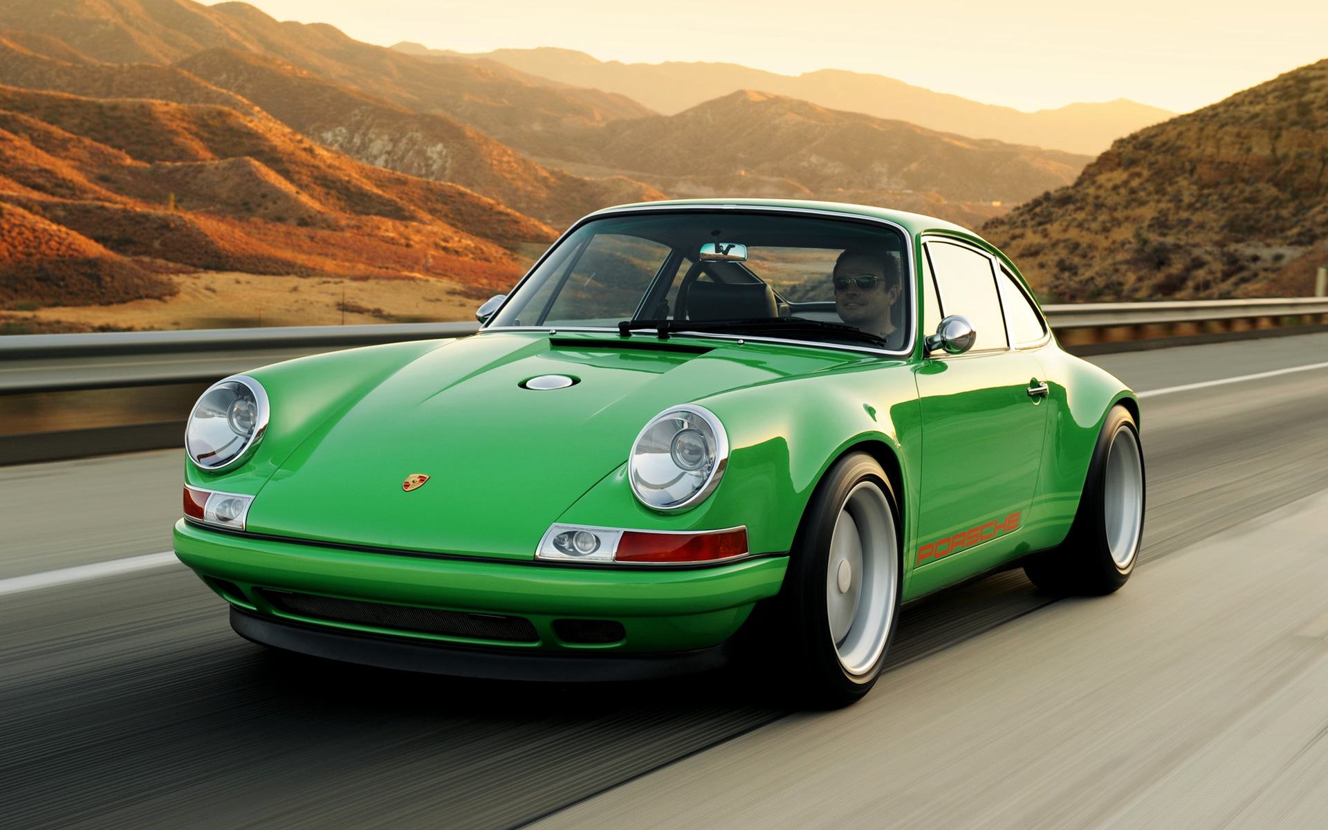 Singer 911 and HD Image