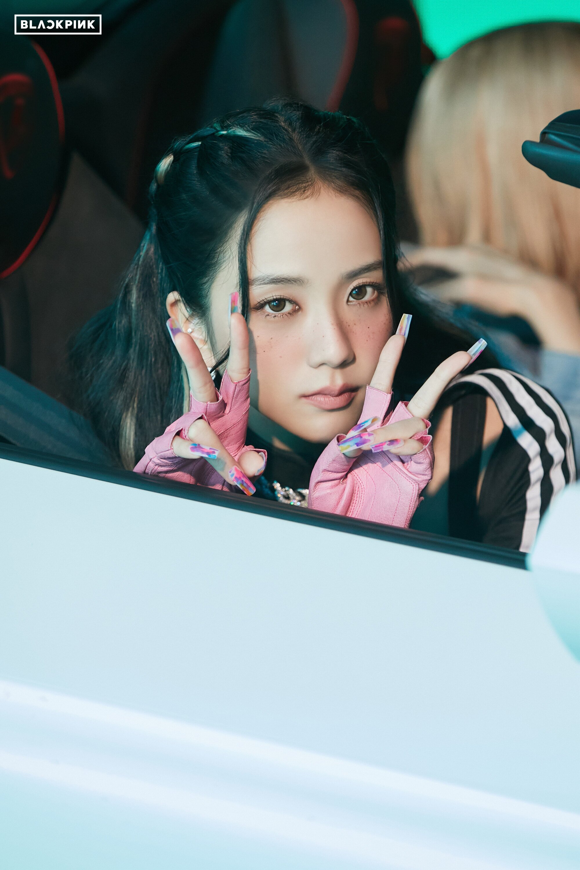 BLACKPINK Weverse update - 'Shut