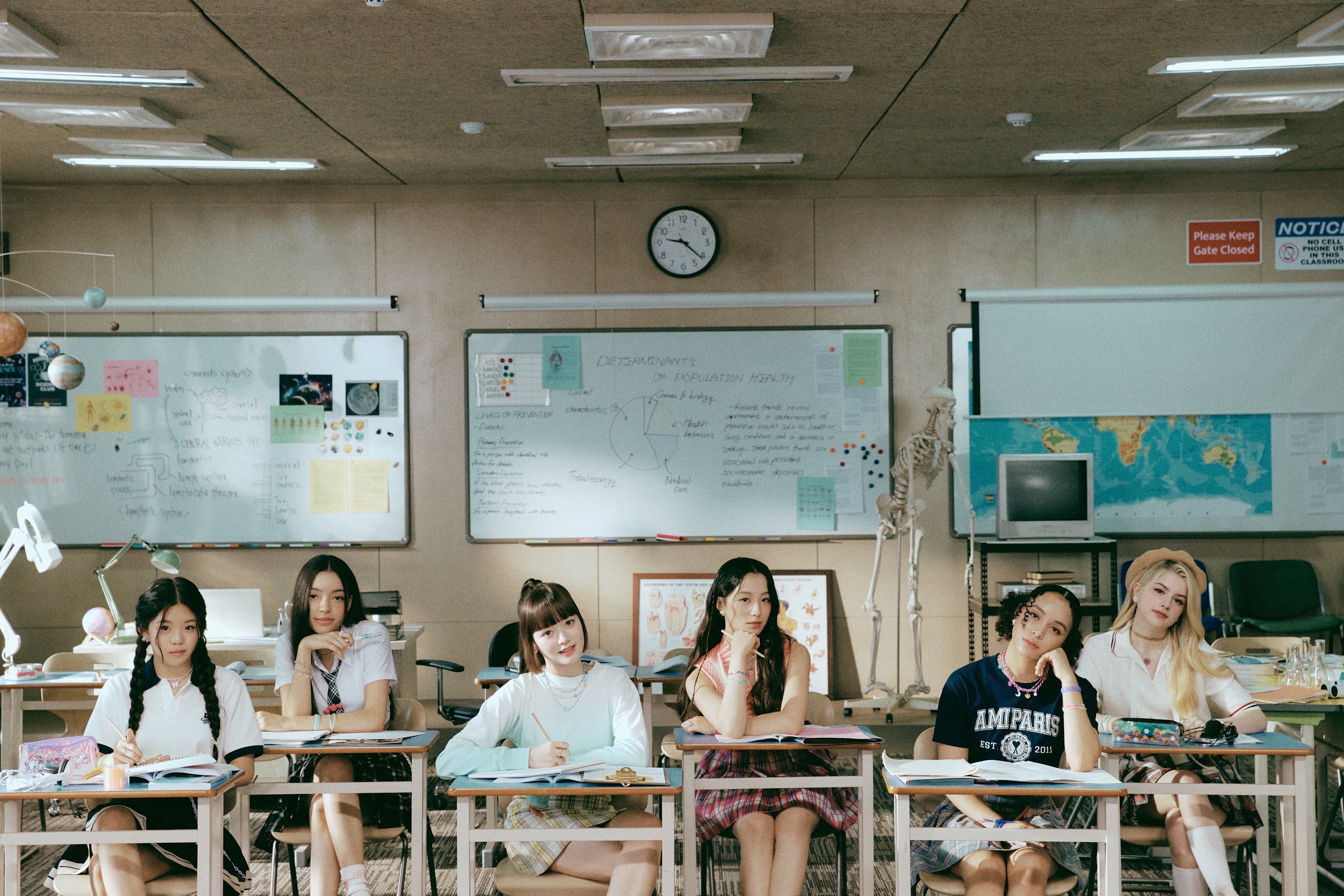 VCHA - “Y.O.Universe” M V Photo