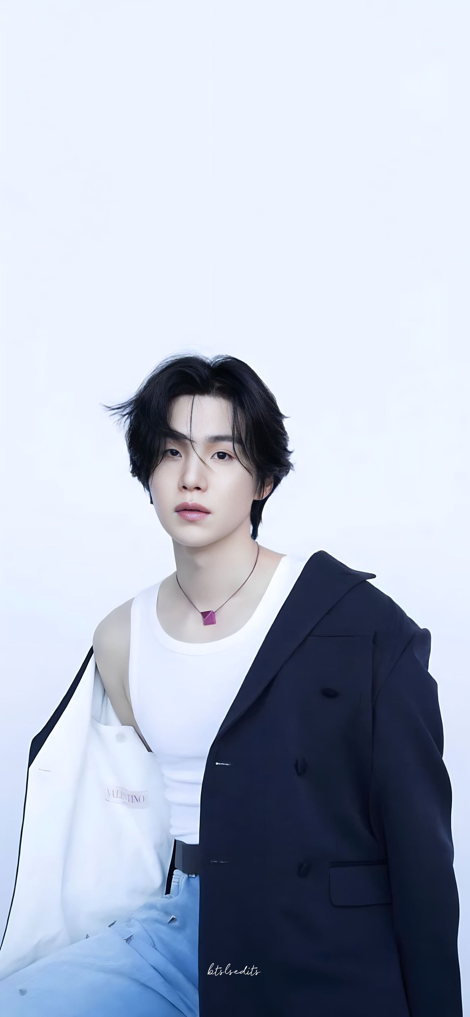 SUGA LOCKSCREEN WALLPAPER HD • Edit