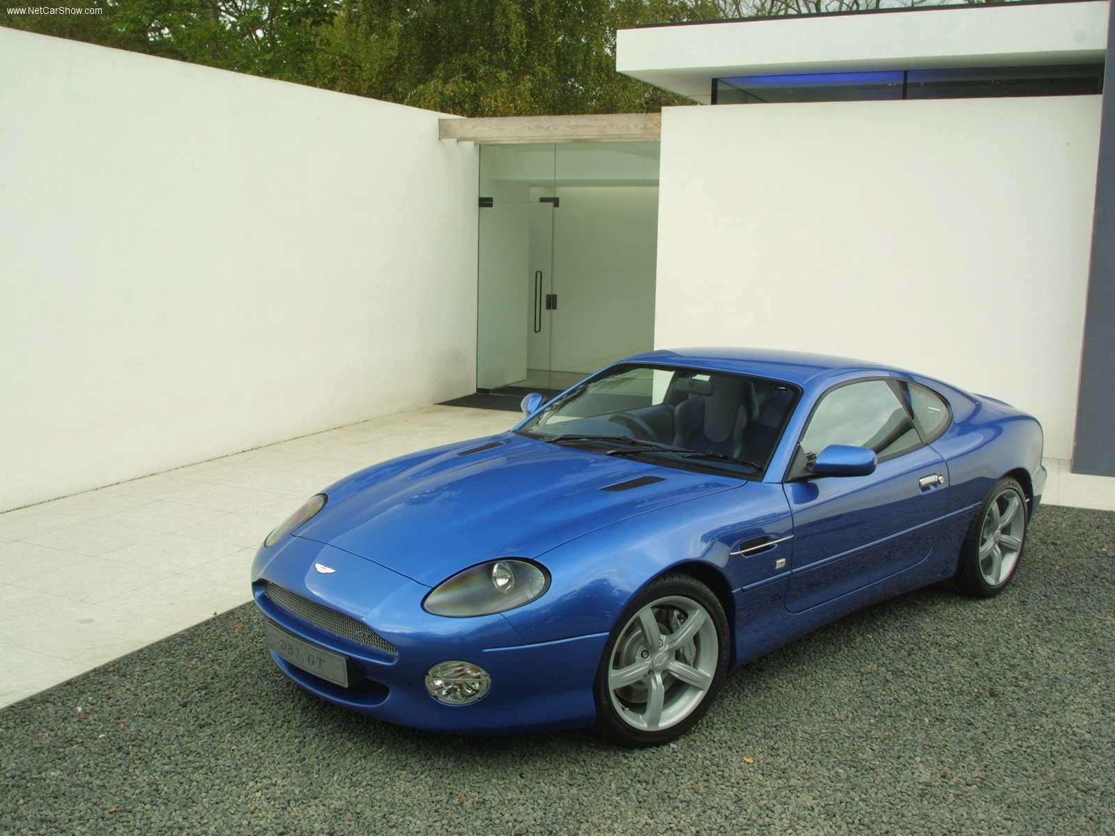 Aston Martin DB7 GT 2003 wallpaper