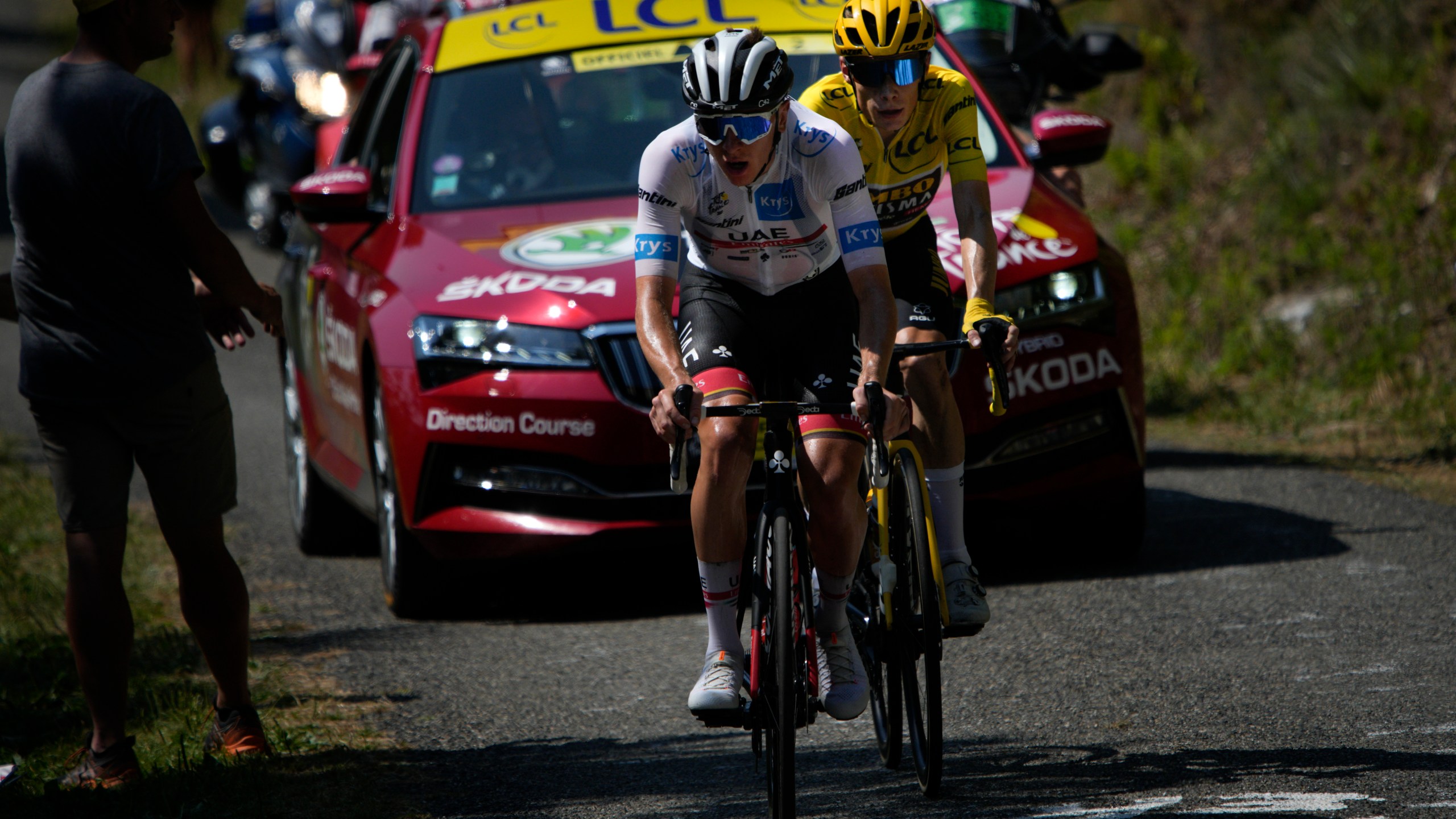 Jonas Vingegaard drops Pogacar in final