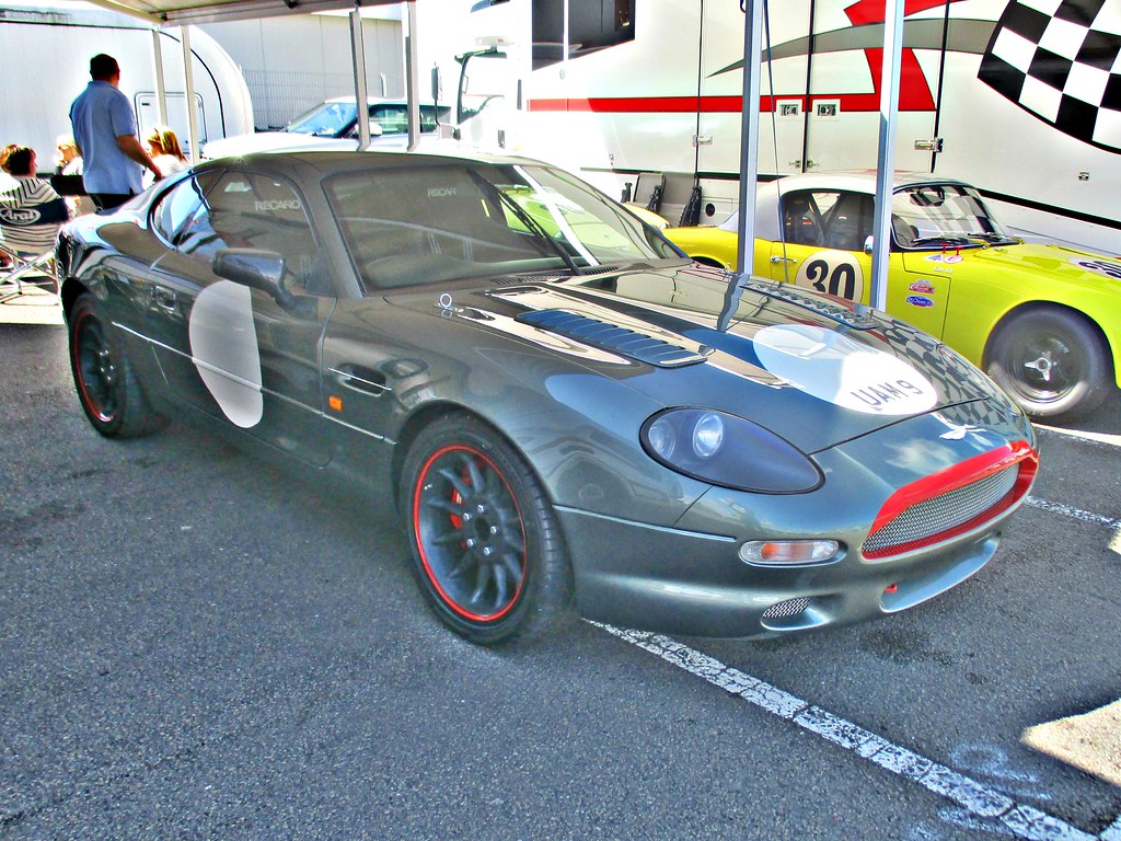 Aston Martin DB7. Aston