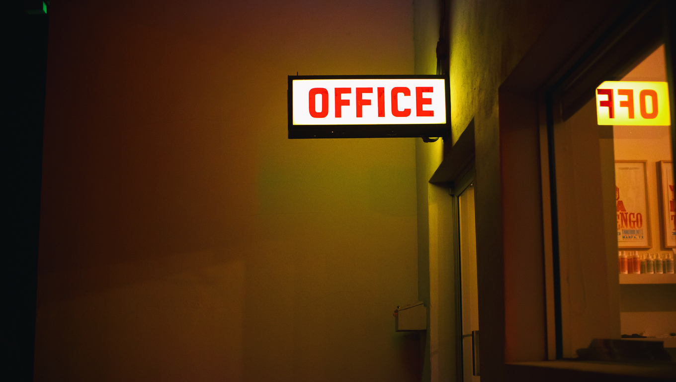 Office Plate Neon Light 5k
