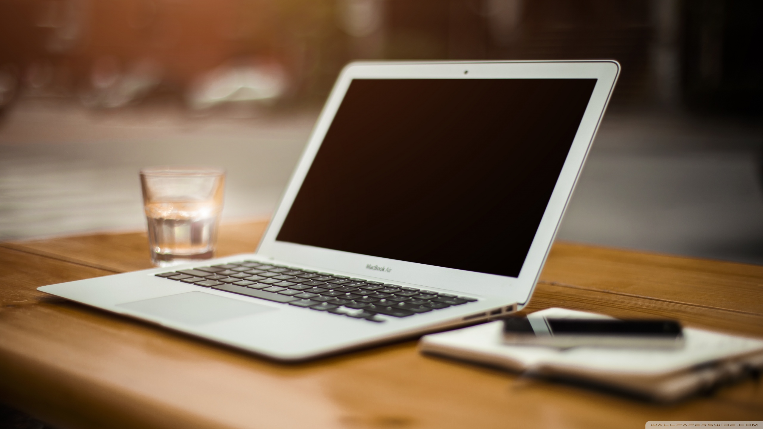 Workspace MacBook Air Laptop Ultra HD