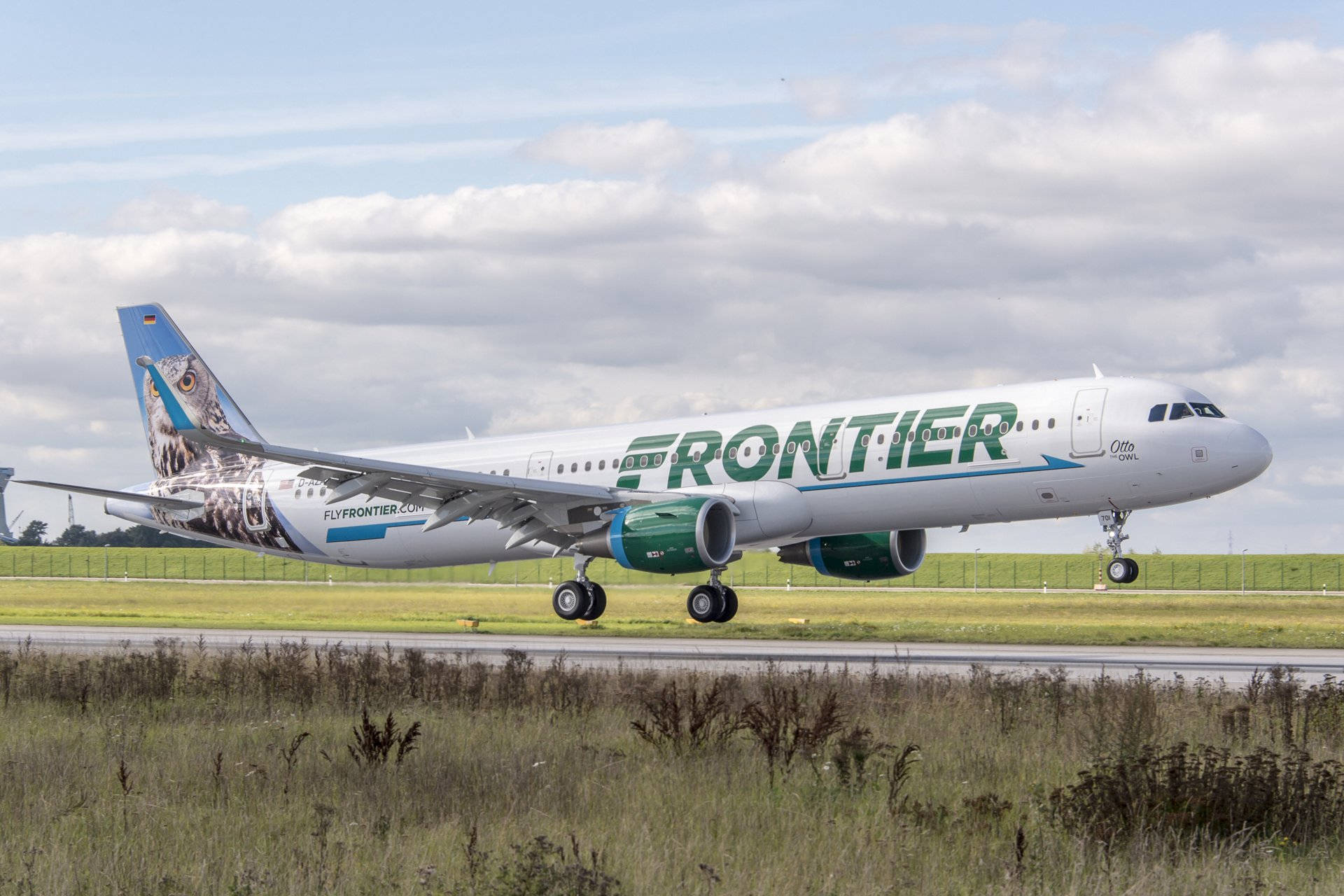 Frontier Airlines Wallpaper