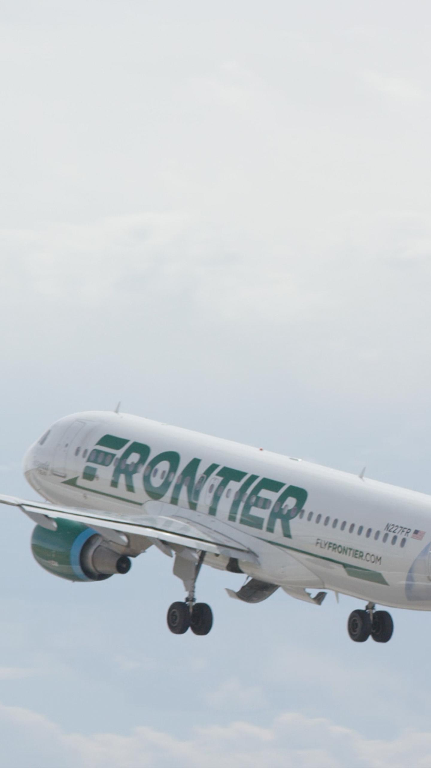 Frontier Airlines seeks 500 flight