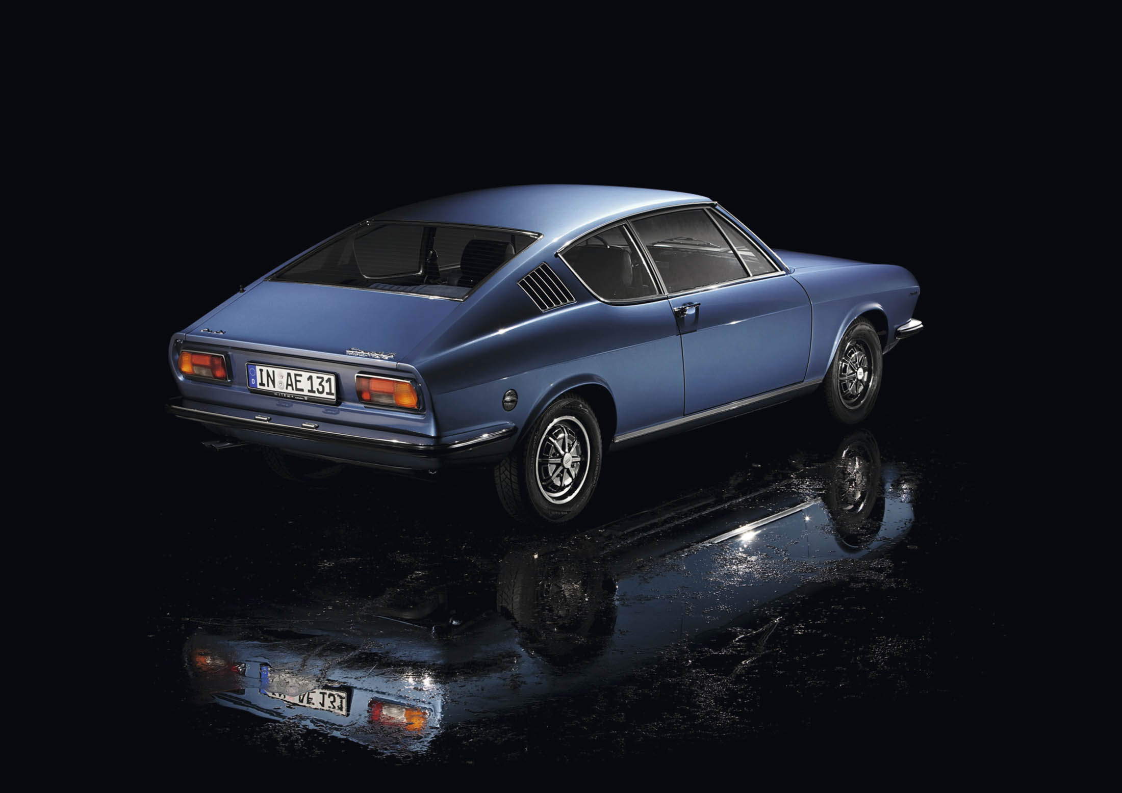 Vintage Audi 100