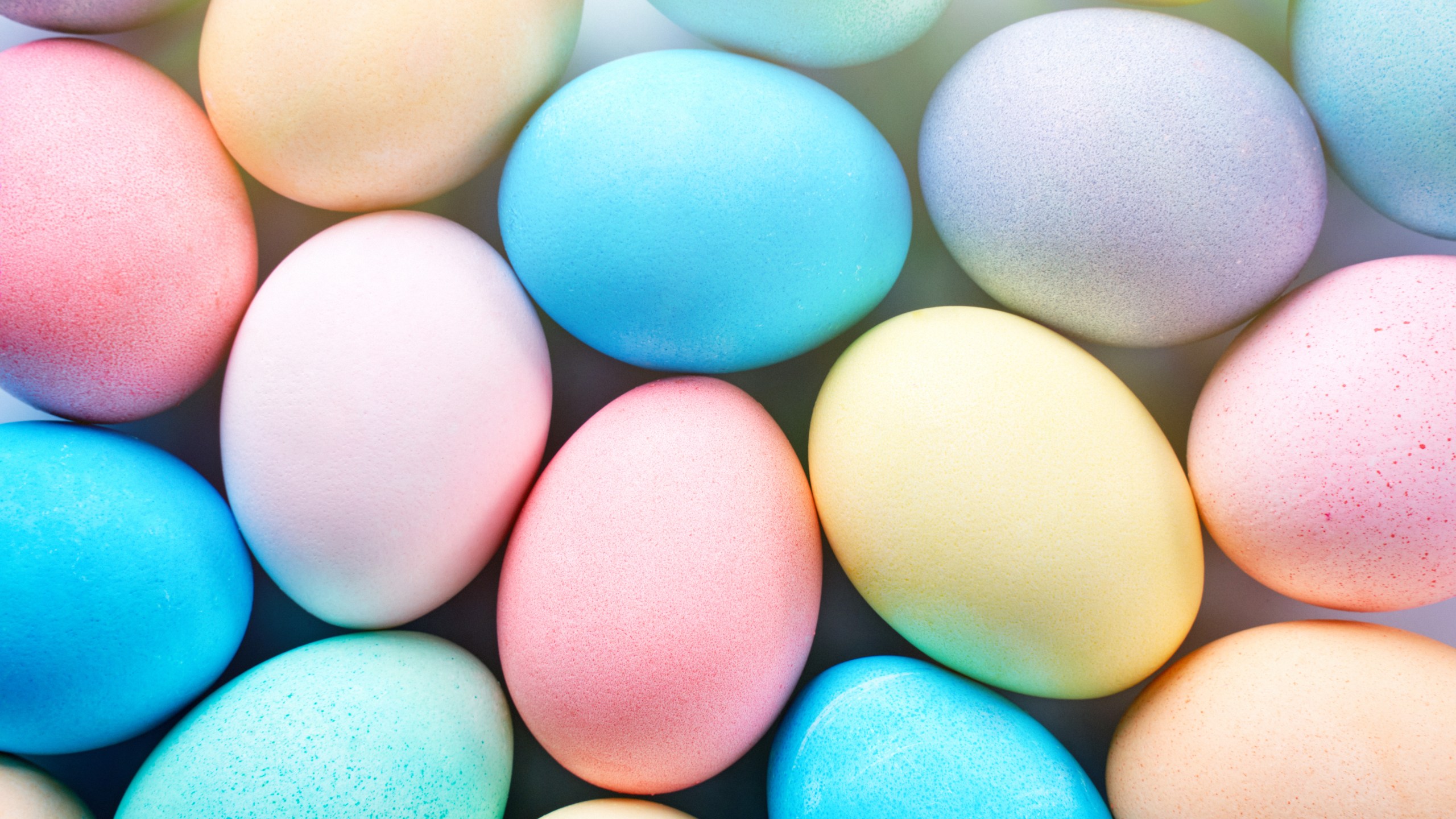 unique ways to dye Easter eggs