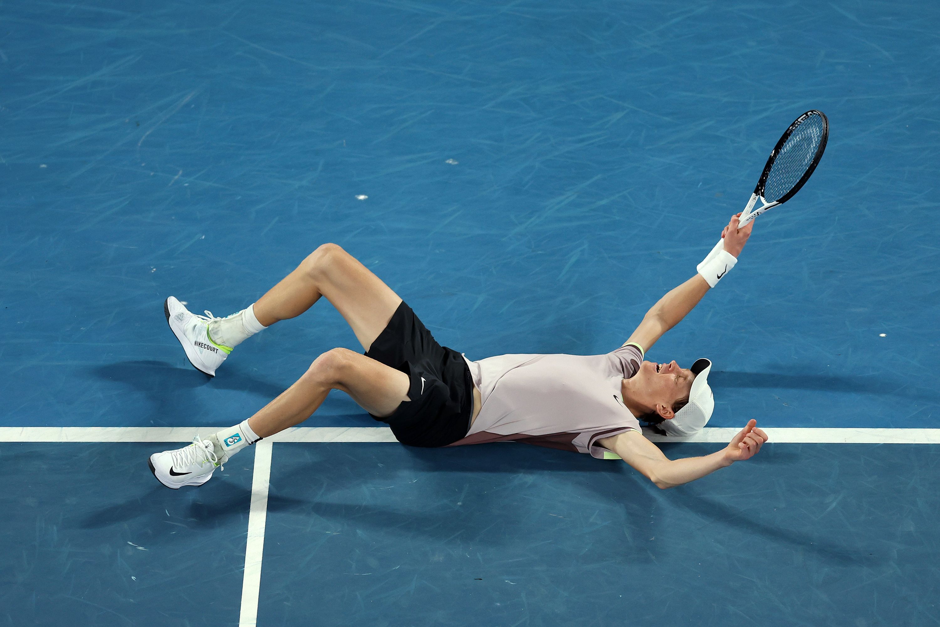Australian Open: Jannik Sinner rallies